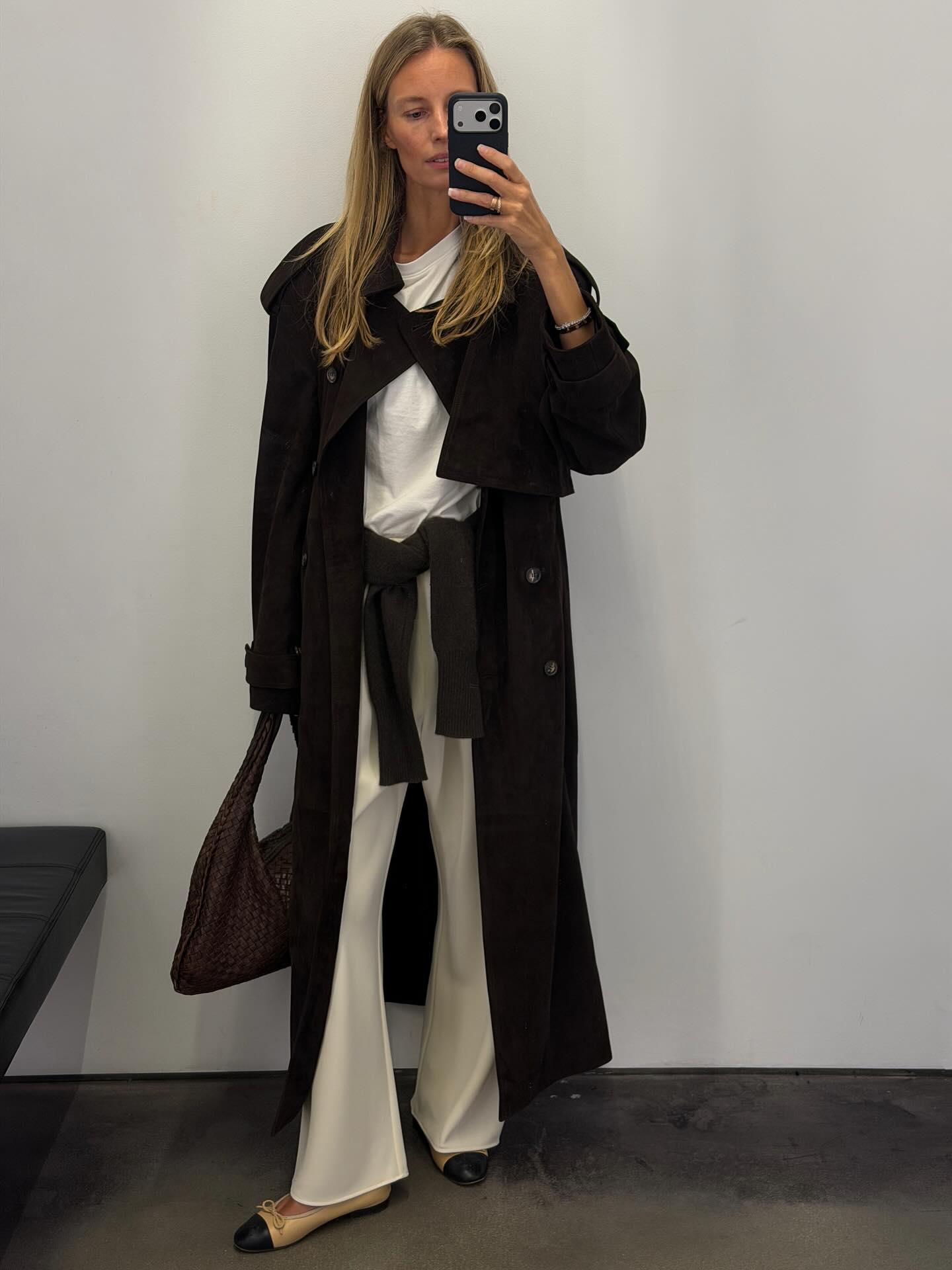 올겨울도 플랫슈즈는 사수해야 해✨
니트, 코트 같은 미니멀 룩엔 플랫슈즈로 깔끔하게 마무리🤍🖤 이미지2