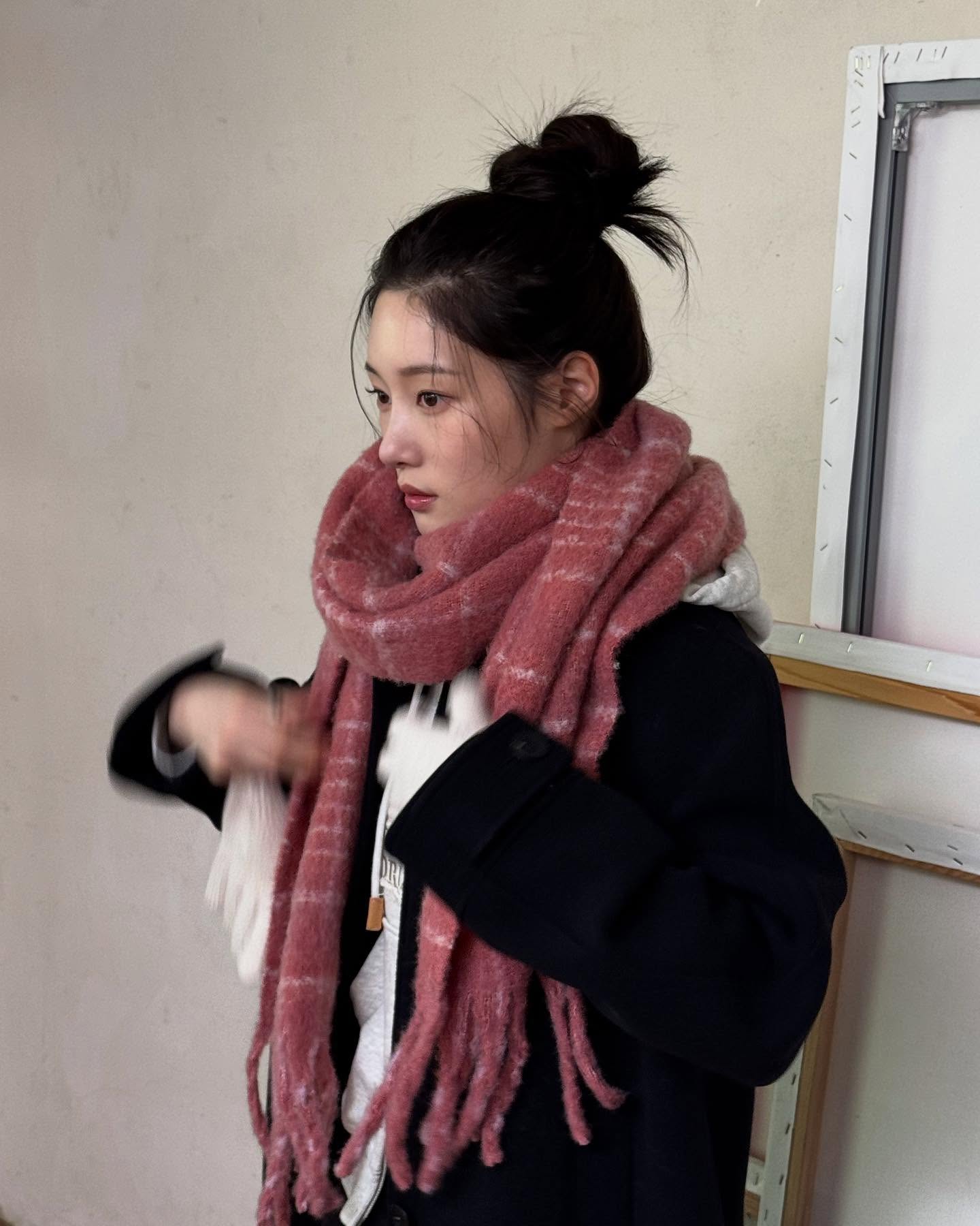 포근한 목도리 코디🧣
대충 입은 날도 목도리 한 겹으로 센스있게❄️🤍 이미지2