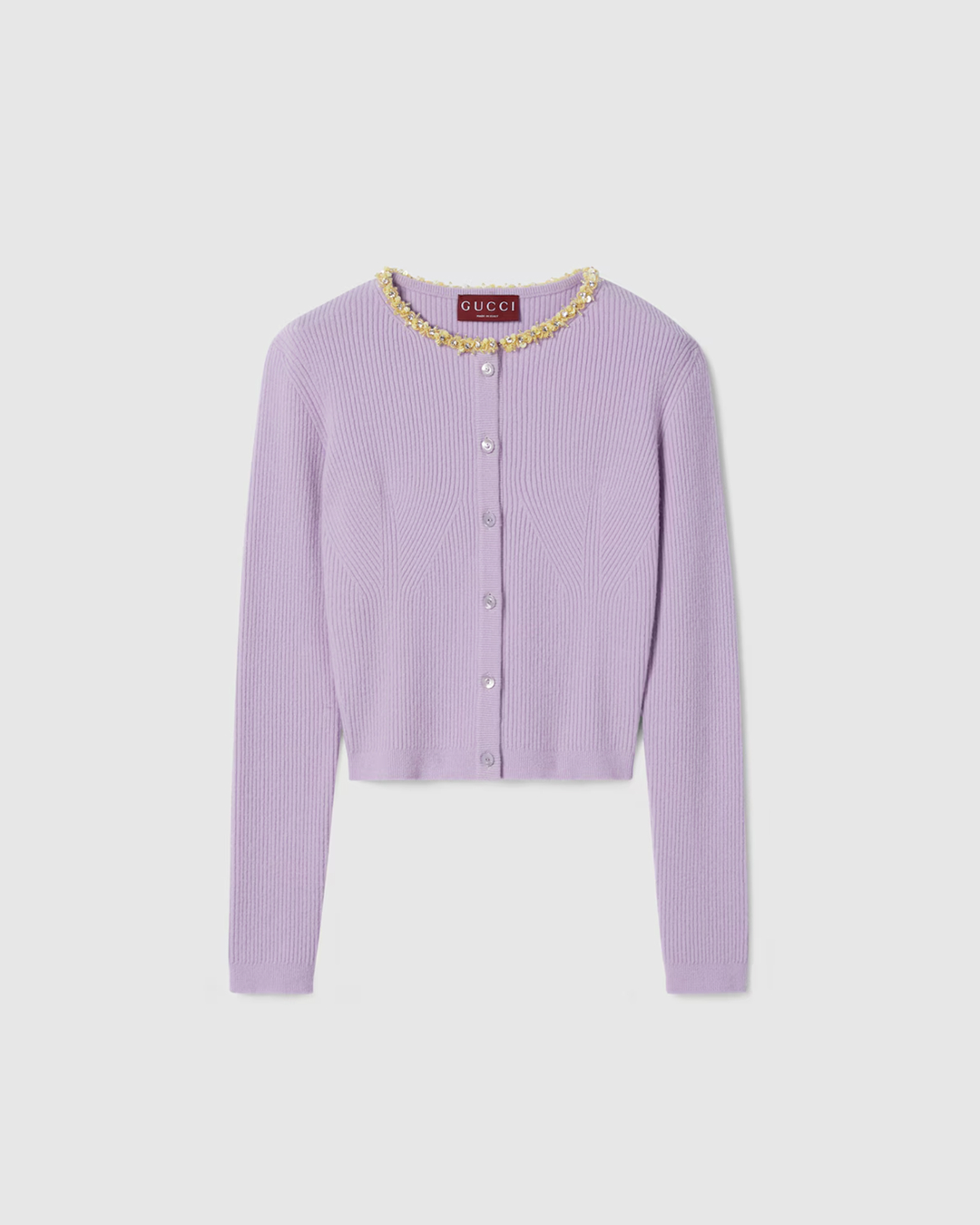 차분하고 포근한 가디건💟
여리여리함 가득한 겨울 가디건 2가지🌱✨

아우터 안에 입기 좋은 가디건, 지금 바로 소개해드릴게요.

1. 구찌 리브 펠티드 울 가디건, 200만 원대
플로럴 크리스털 자수가 돋보이는 리브드 울 가디건입니다. 크롭한 기장과 슬림한 실루엣이 더해져 여성스러운 무드를 완성해주는데요. 최윤지는 미디 스커트와 스틸레토 힐을 매치해 우아한 데일리룩을 연출했습니다.

2. 아미 그린 울 아미 드 꾀흐 가디건, 80만 원대
인타르시아 자수와 혼 버튼이 더해진 가디건입니다. 미연은 브라운 숄더백을 매치해 담백하면서도 분위기 있는 데일리룩을 연출했습니다. 이미지6