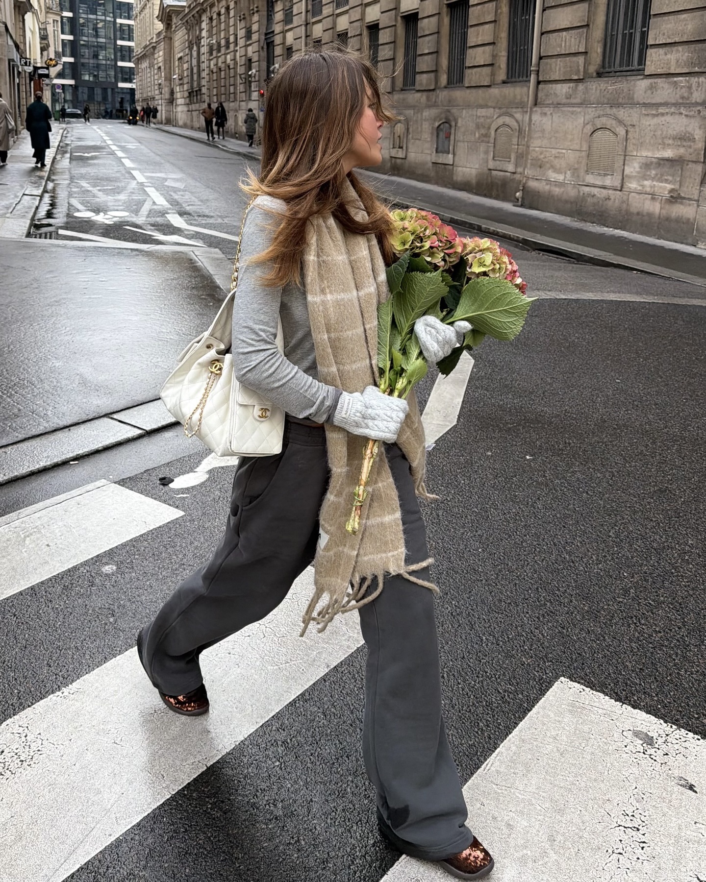 레이어드부터 이너까지💡롱 슬리브
괜찮은 롱 슬리브 하나만 있어도 옷 고민 확 줄어들 거야 🔍🤍
이미지1