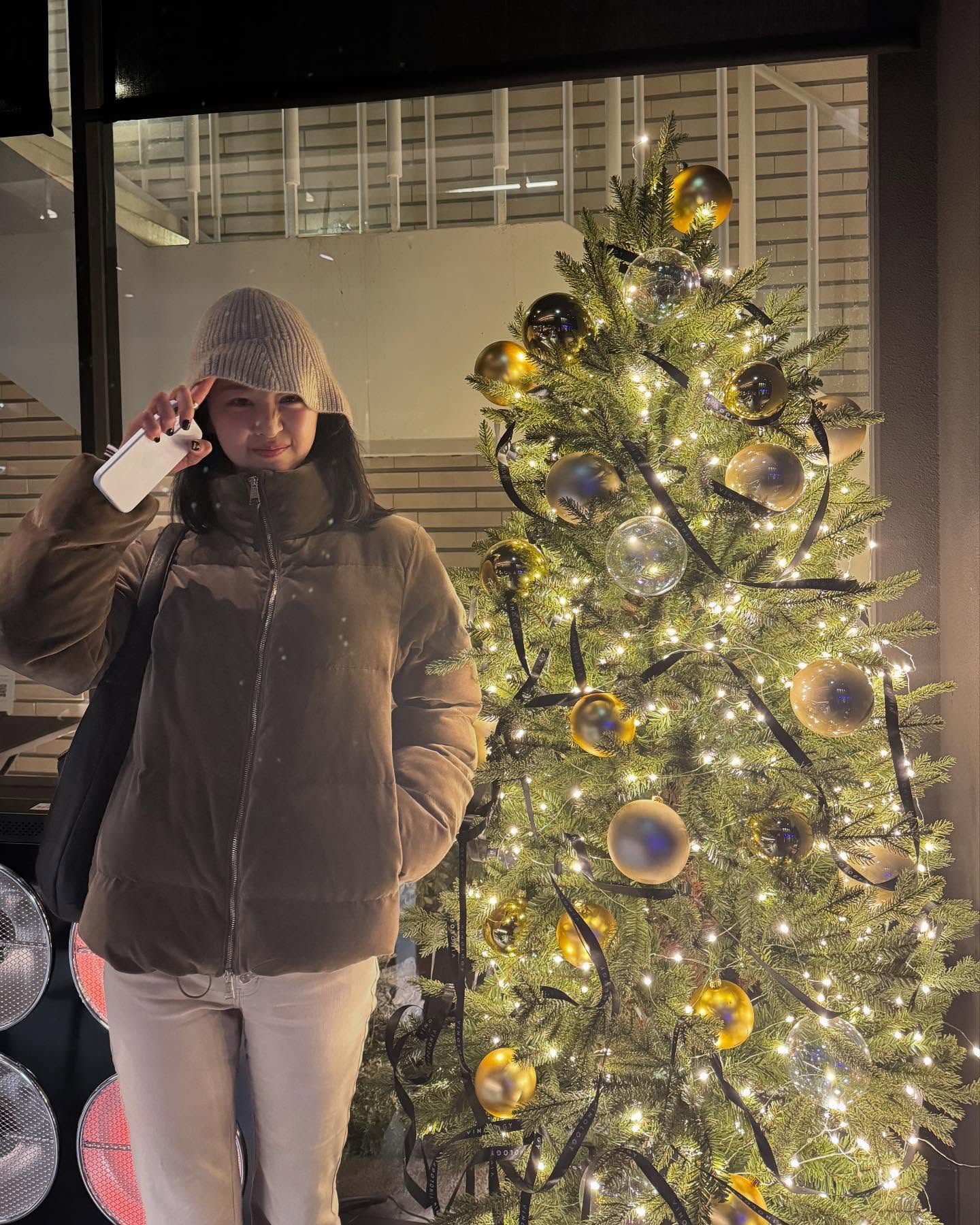 어떤 룩에도 실패 없는 숏 패딩🧚🏻
숏 패딩으로 비율 살리고 보온성은 업✨🩶실용템은 이런 거지
이미지5