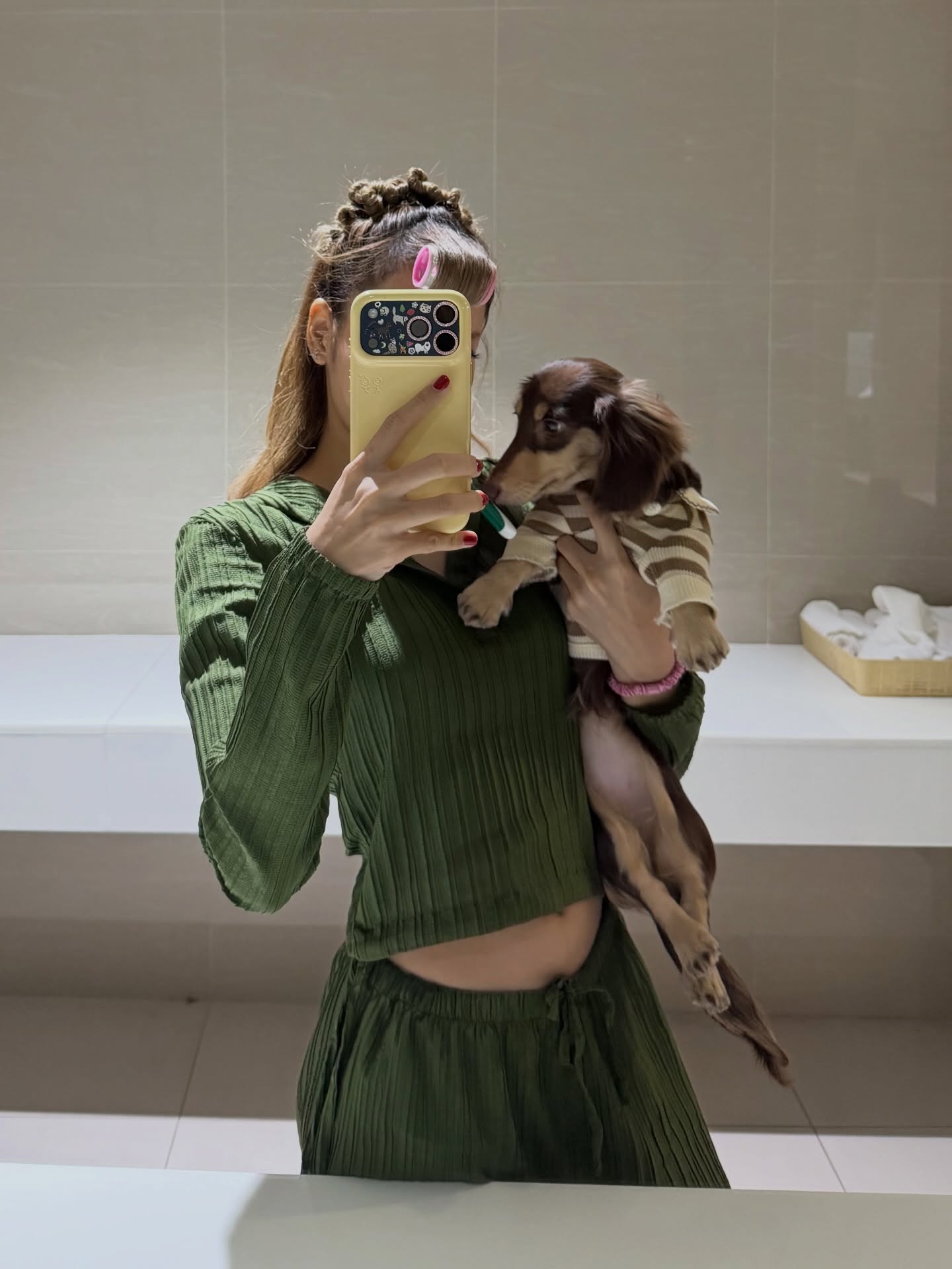 주말에 우리 @같이 폰꾸할래?👌🏻
케이스부터 스티커, 그립 톡으로 리사처럼 폰꾸해 보자🎶🧚🏻 이미지3