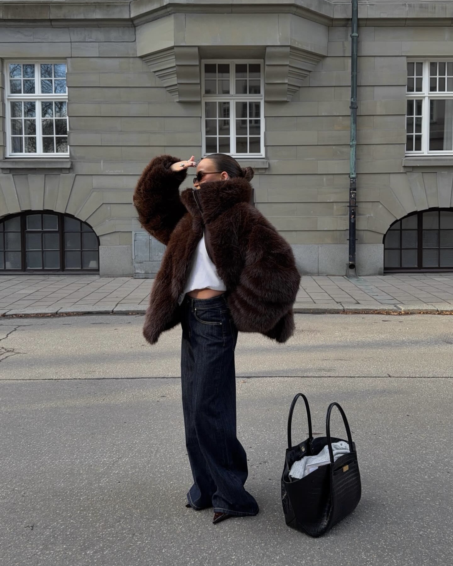 계절 바뀌어도 여전히 유효한 생지💙
톤 다운된 차분한 겨울룩엔, 생지 데님이 가장 잘 어울려👖❄️
이미지6