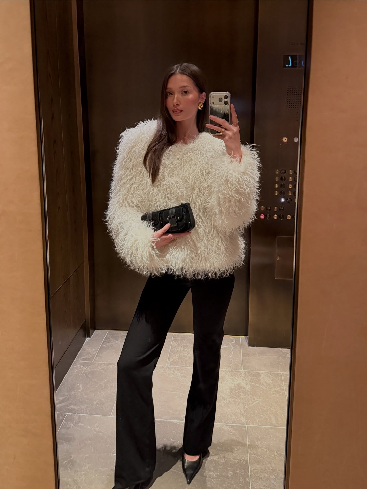 걸을수록 실루엣 살아나는 부츠컷✨
힙선은 잡고, 라인은 풀어준 부츠컷 팬츠로 하체 커버하자😎💡 이미지5