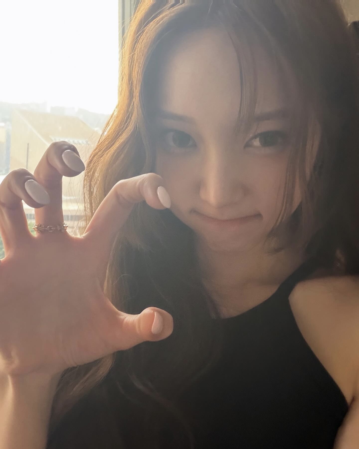 연말 준비? 네일부터 챙겨💘
단정하고 세련된 무드 원한다면, 원컬러 네일로 충분💅🪄 이미지3