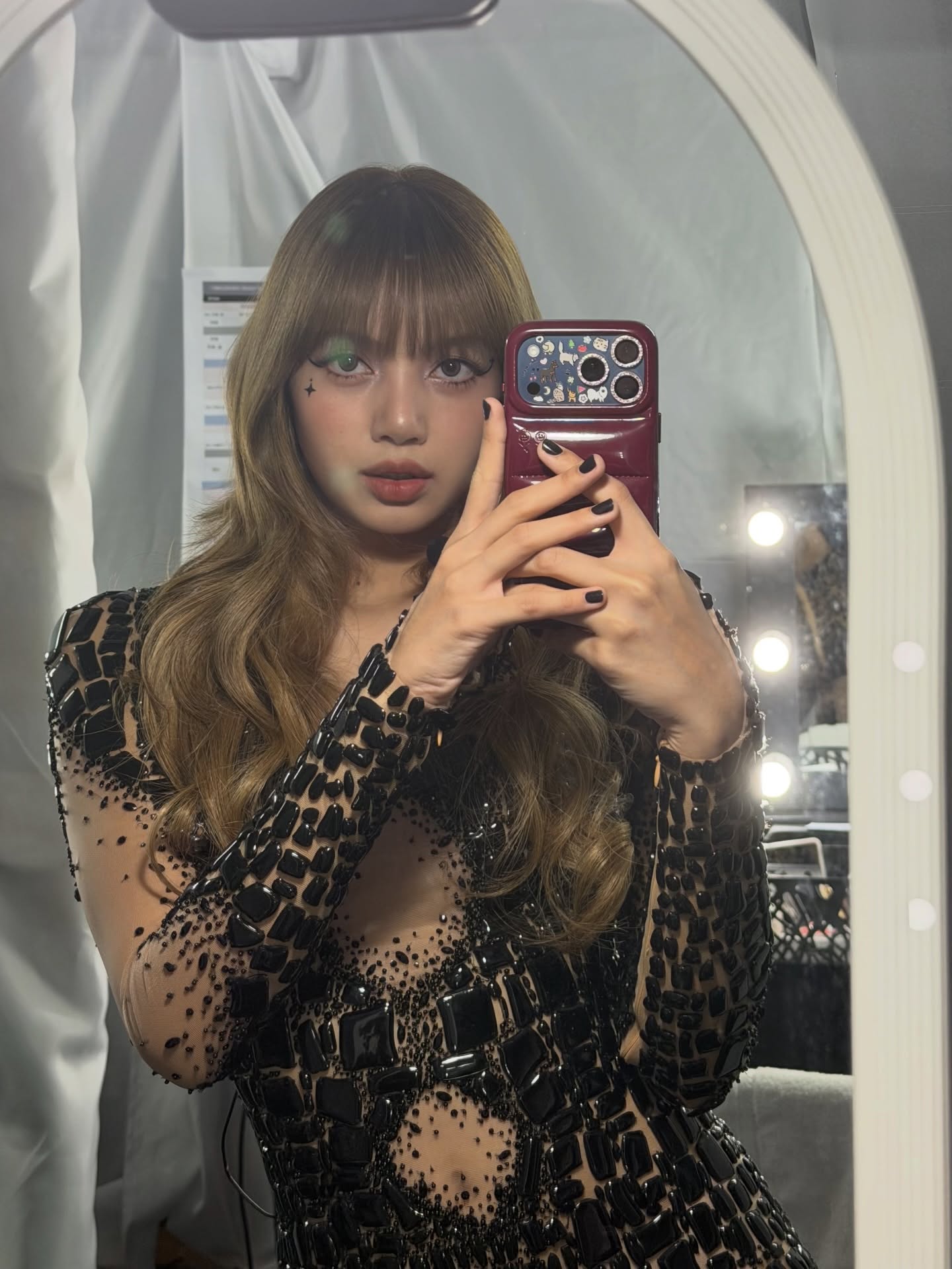 주말에 우리 @같이 폰꾸할래?👌🏻
케이스부터 스티커, 그립 톡으로 리사처럼 폰꾸해 보자🎶🧚🏻 이미지4