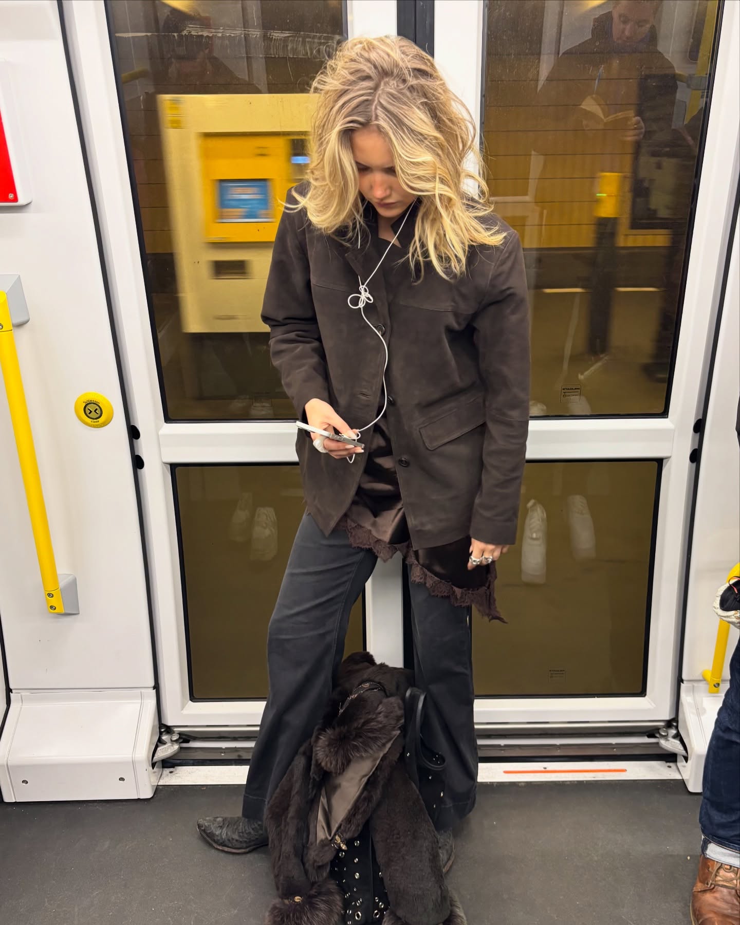 걸을수록 실루엣 살아나는 부츠컷✨
힙선은 잡고, 라인은 풀어준 부츠컷 팬츠로 하체 커버하자😎💡 이미지7