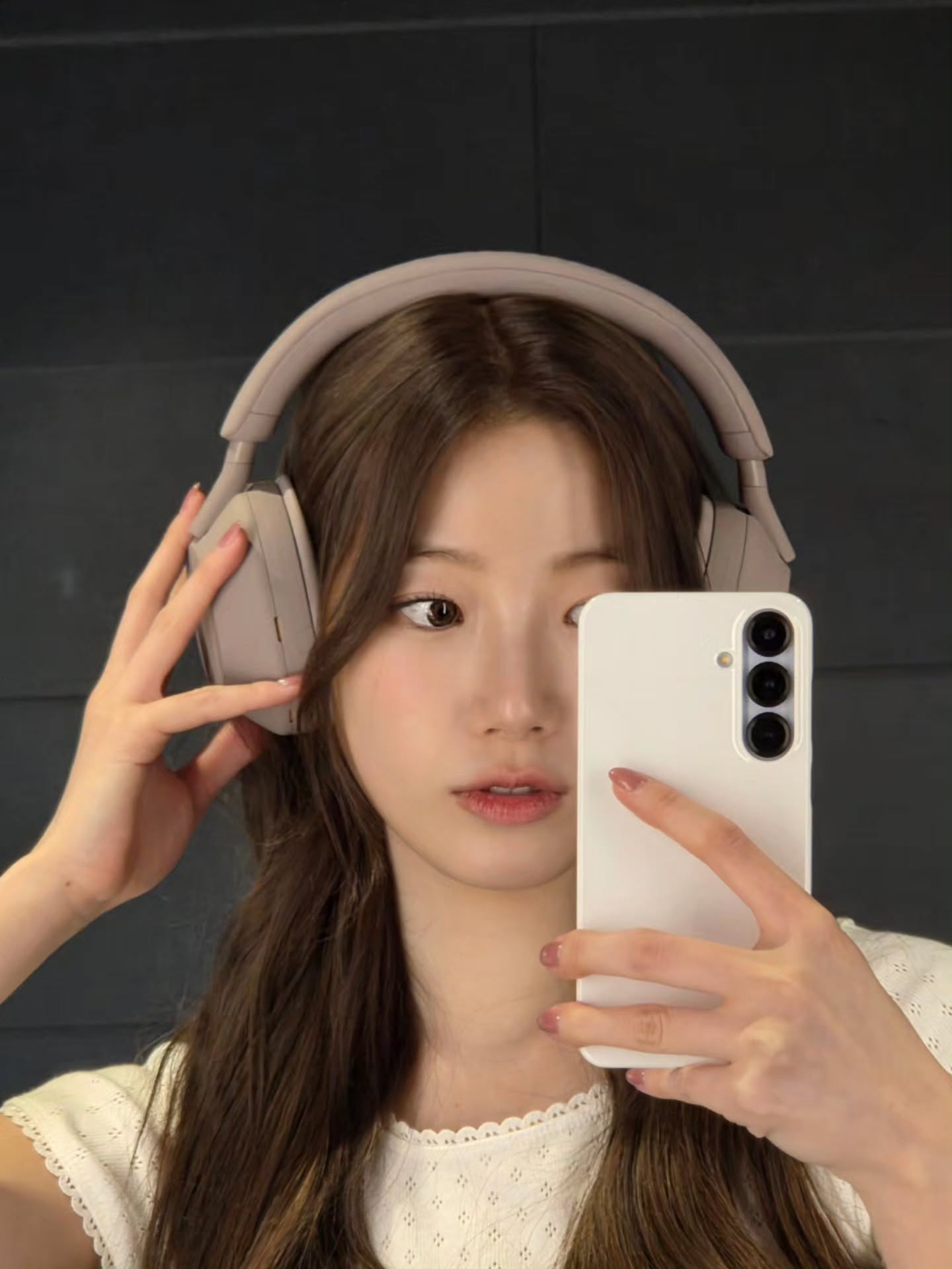 연말 준비? 네일부터 챙겨💘
단정하고 세련된 무드 원한다면, 원컬러 네일로 충분💅🪄 이미지1