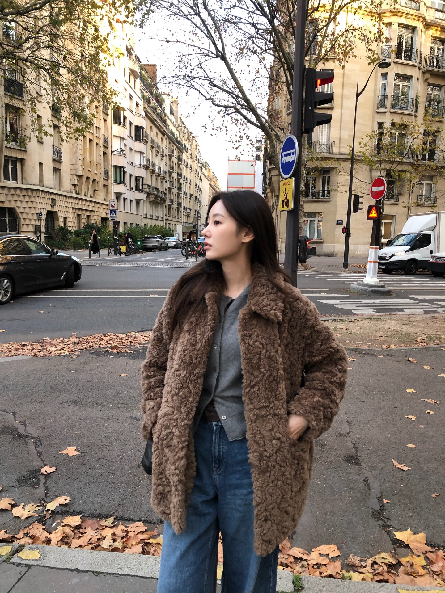 겨울엔 뽀글이만 믿어🐻
볼륨감으로 얼굴도 작아 보이는 겨울 필수템🪄🤎 이미지