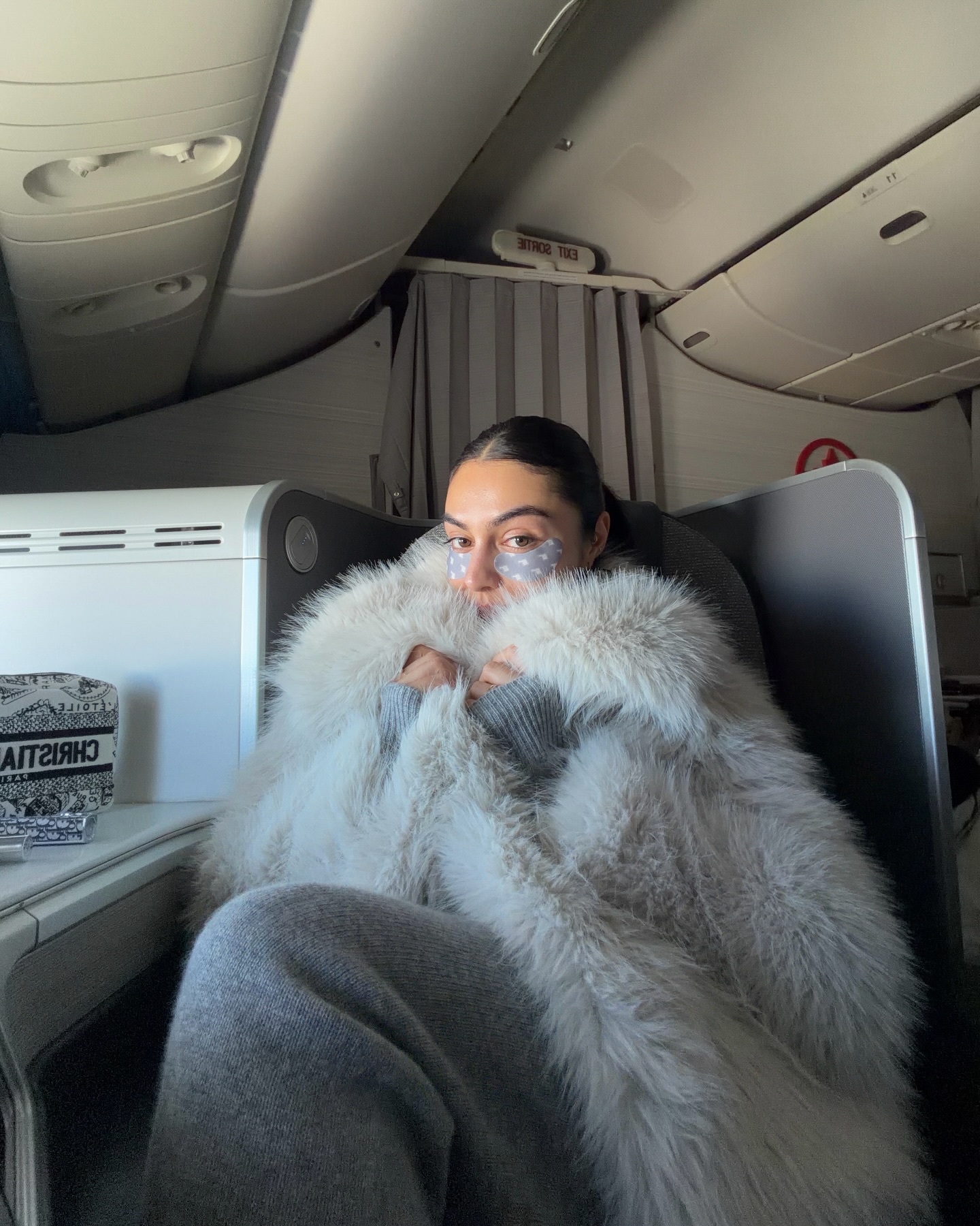 언제 어디서나 챙기는 아이패치✨
보습과 진정 동시에 챙기는 주말 필수 루틴👀🪄 이미지2