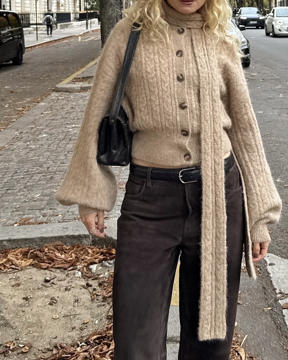 다리 얼기 전에 코듀로이 팬츠로🐻
겨울에 데님 팬츠만 입기 추우니까🤎💨 코듀로이로 따뜻하게 이미지5