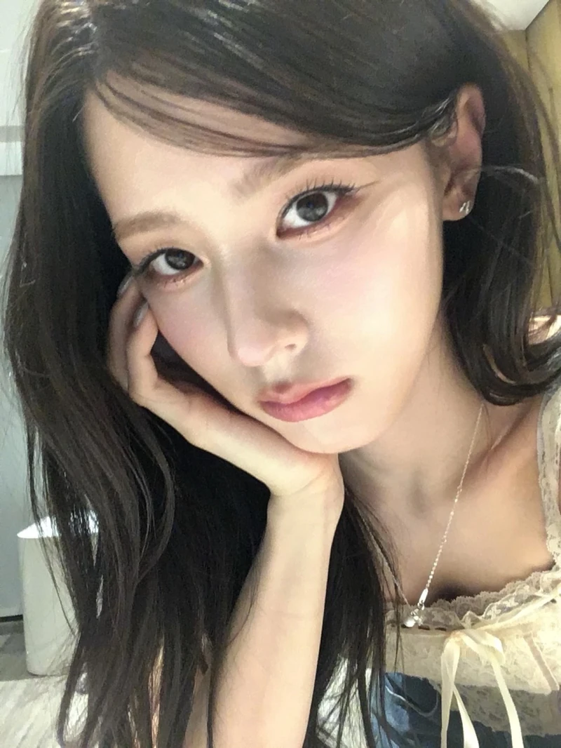 얼굴선 정리되는 깻잎머리🌿
얼굴선은 또렷하게, 분위기는 차분하게🪞💛 이미지3