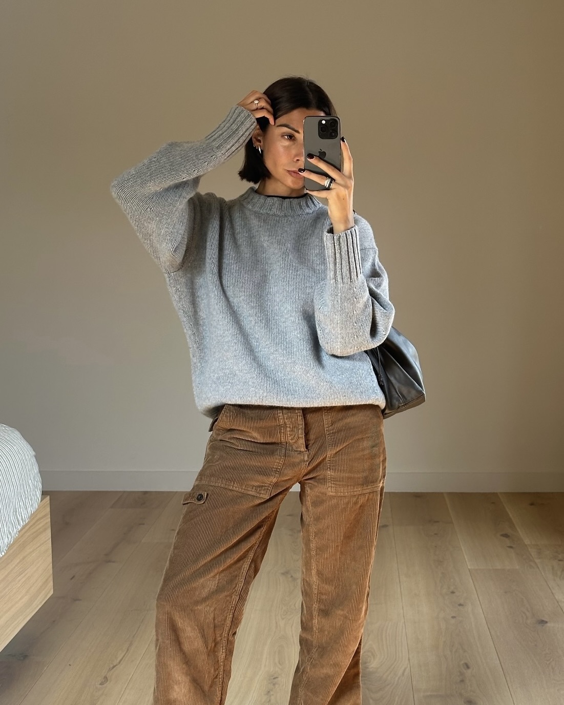 다리 얼기 전에 코듀로이 팬츠로🐻
겨울에 데님 팬츠만 입기 추우니까🤎💨 코듀로이로 따뜻하게 이미지4