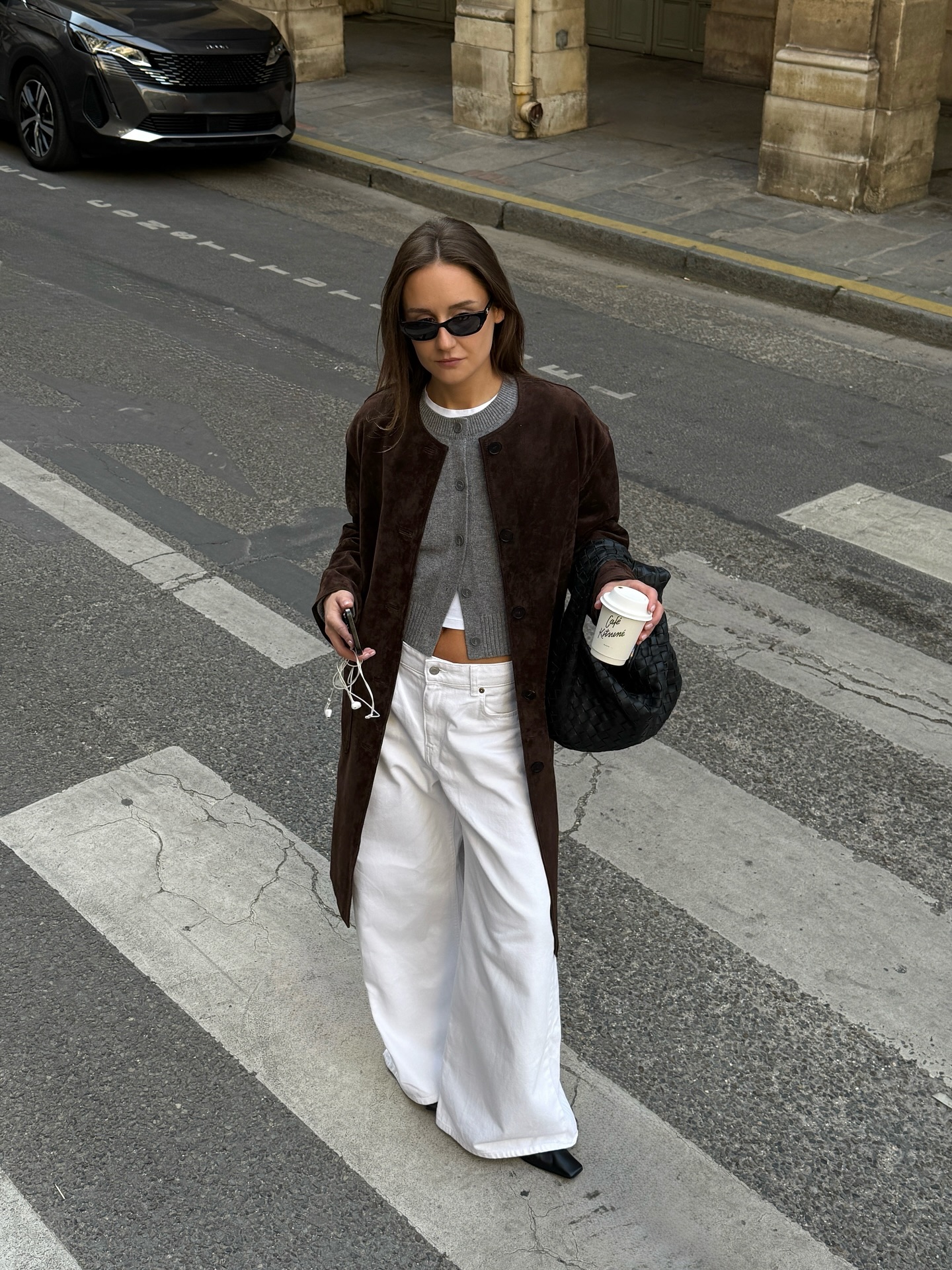 사계절 필수템 화이트팬츠🤍
하루 코디를 깔끔하게 정리해주는 만능 팬츠🦢✨ 이미지4