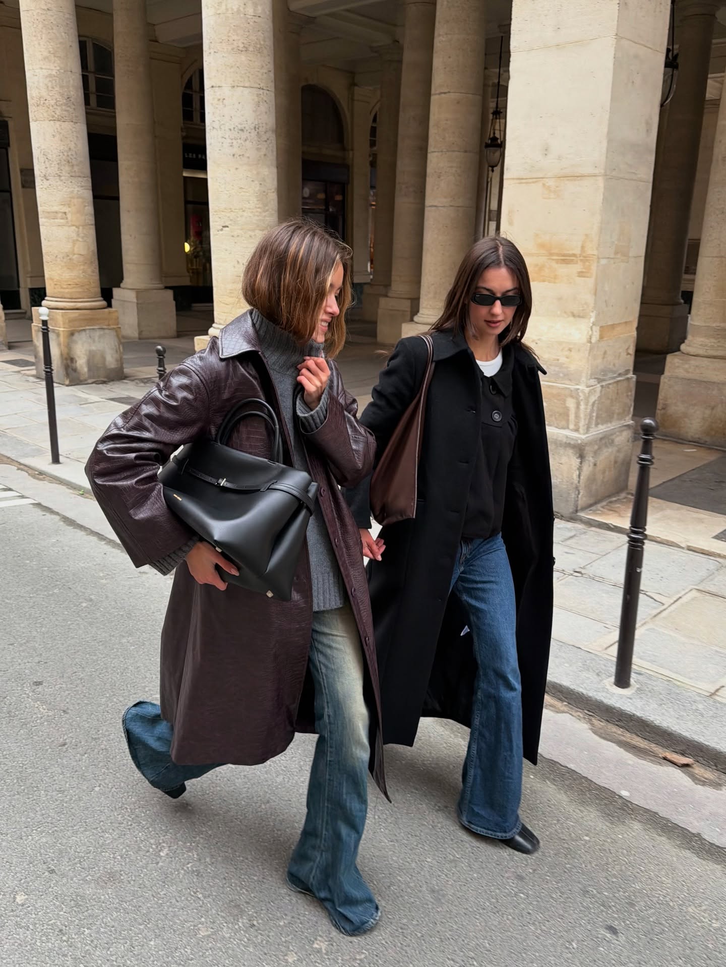 괜히 부츠컷 입는 게 아닐 걸?👖
다리 비율 보정엔 이만한 핏이 없어요 💙✨ 이미지1