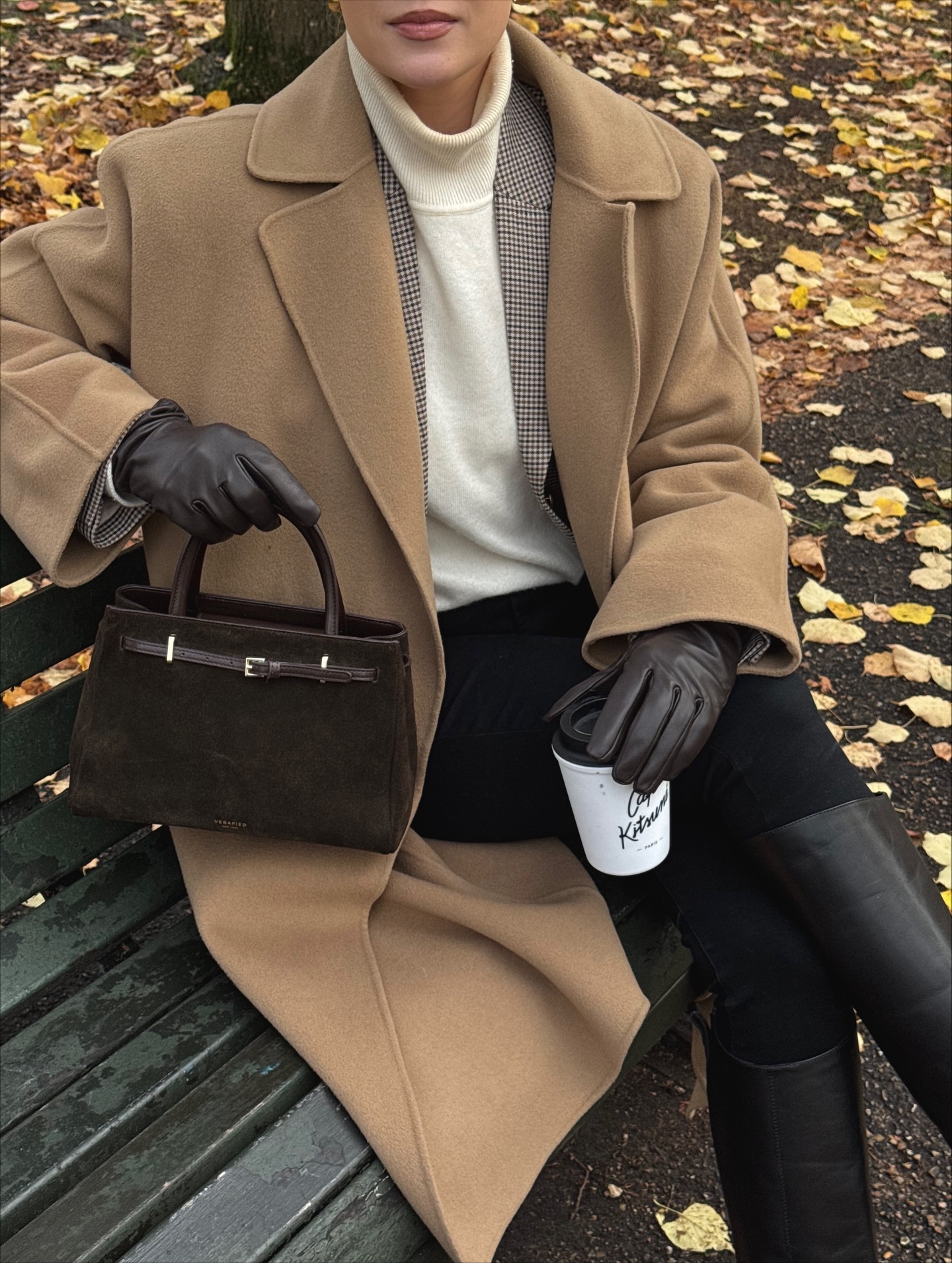 겨울엔 부츠 어떻게 신어?👢
데님부터 스커트까지 활용도 좋은 부츠 코디 참고해보세요🖤 이미지4