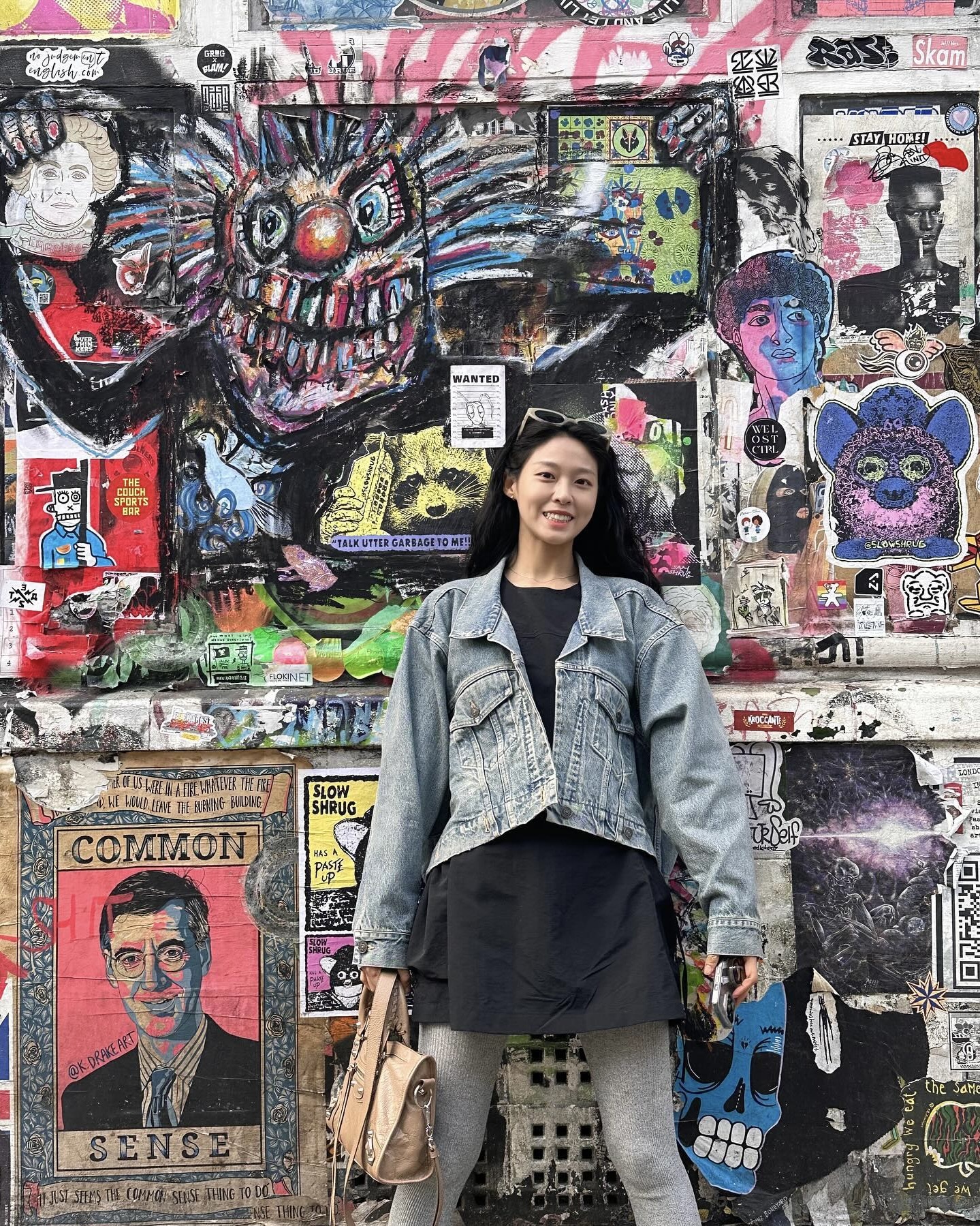 겨울 스커트룩의 필수템?스타킹☑️
블랙, 차콜, 그레이로 스타킹으로 톤만 슬쩍 바꿔줘🩶🖤 이미지7