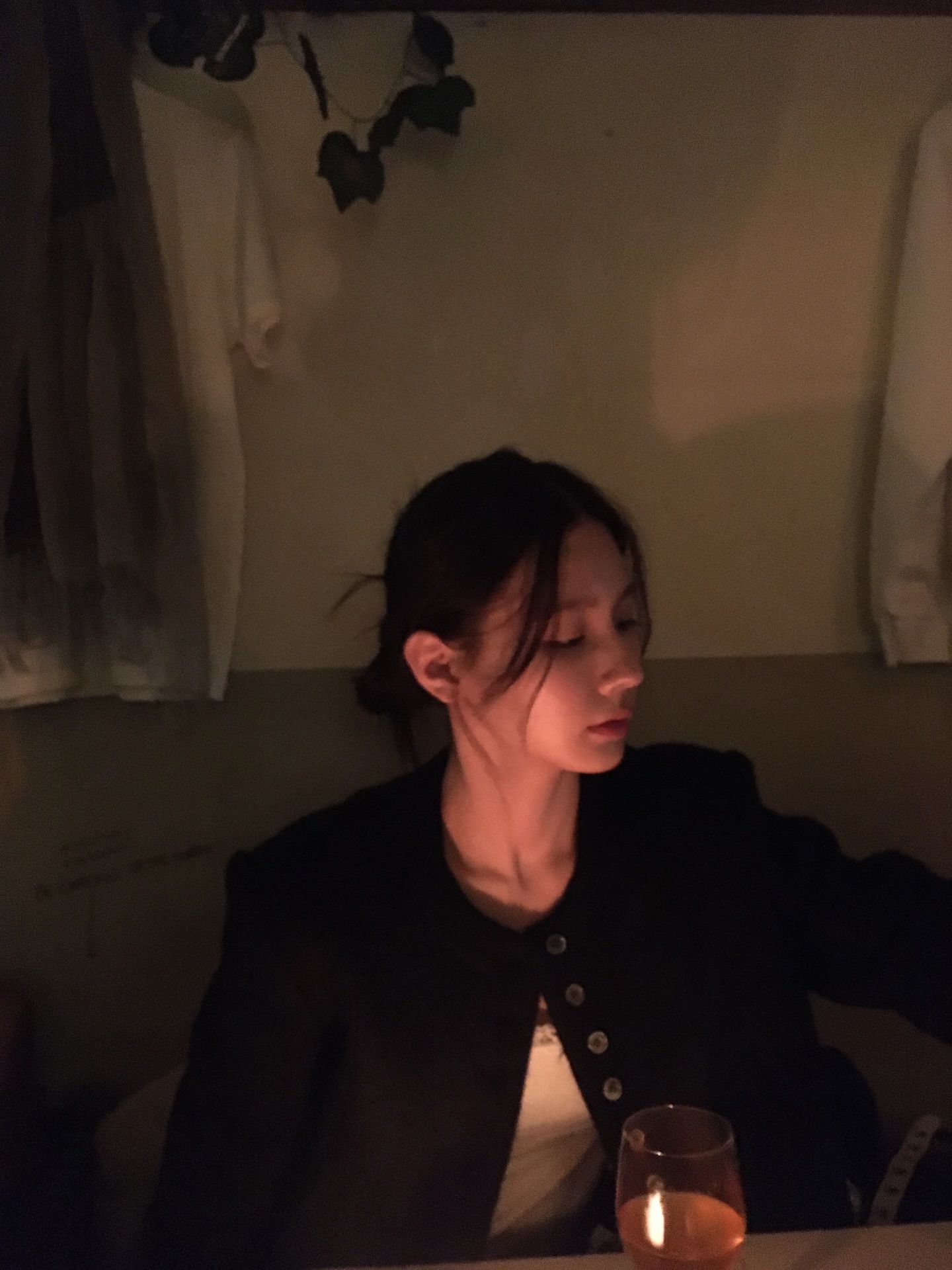 출근길도 숏 코트로 가볍게 툭✨
바람은 차가워도 스타일은 따뜻하게🖤💛 숏 코트 입고 나가자  이미지6