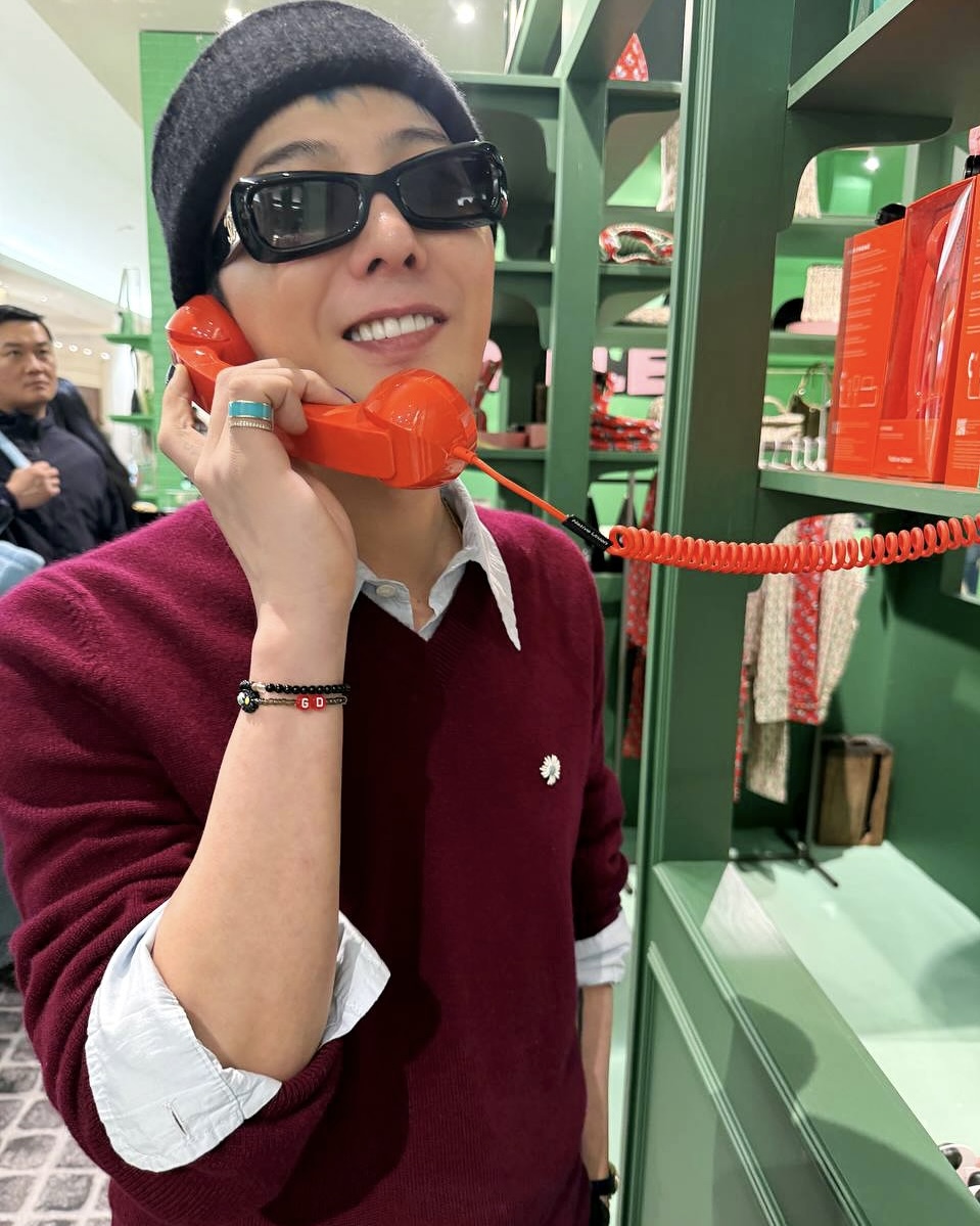 브이넥니트와 셔츠는 단짝🤝 이미지1