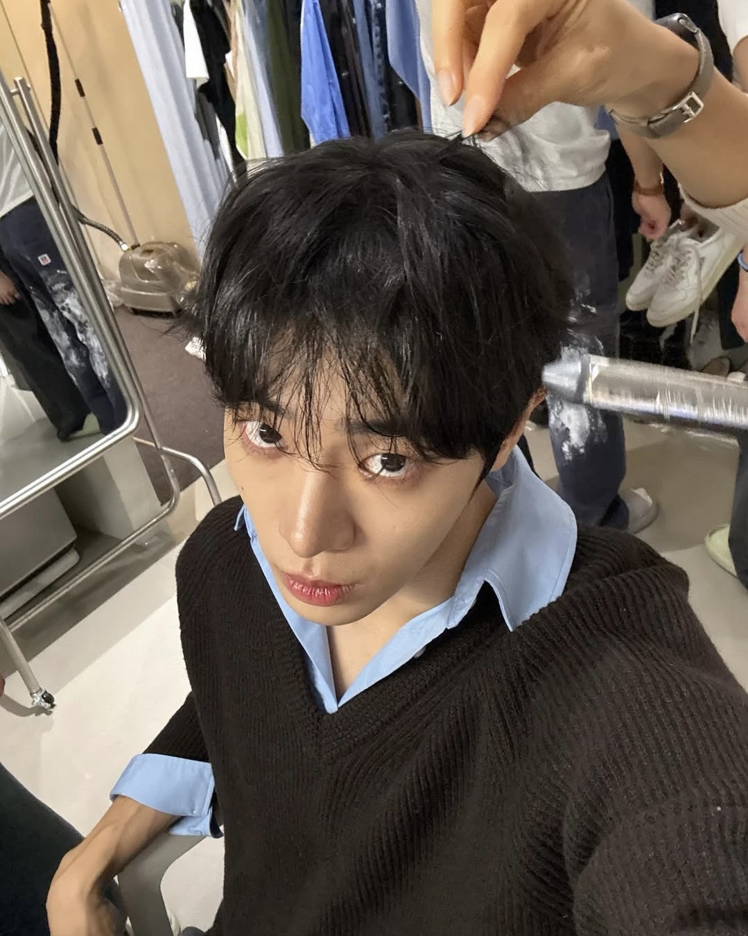 브이넥니트와 셔츠는 단짝🤝 이미지3