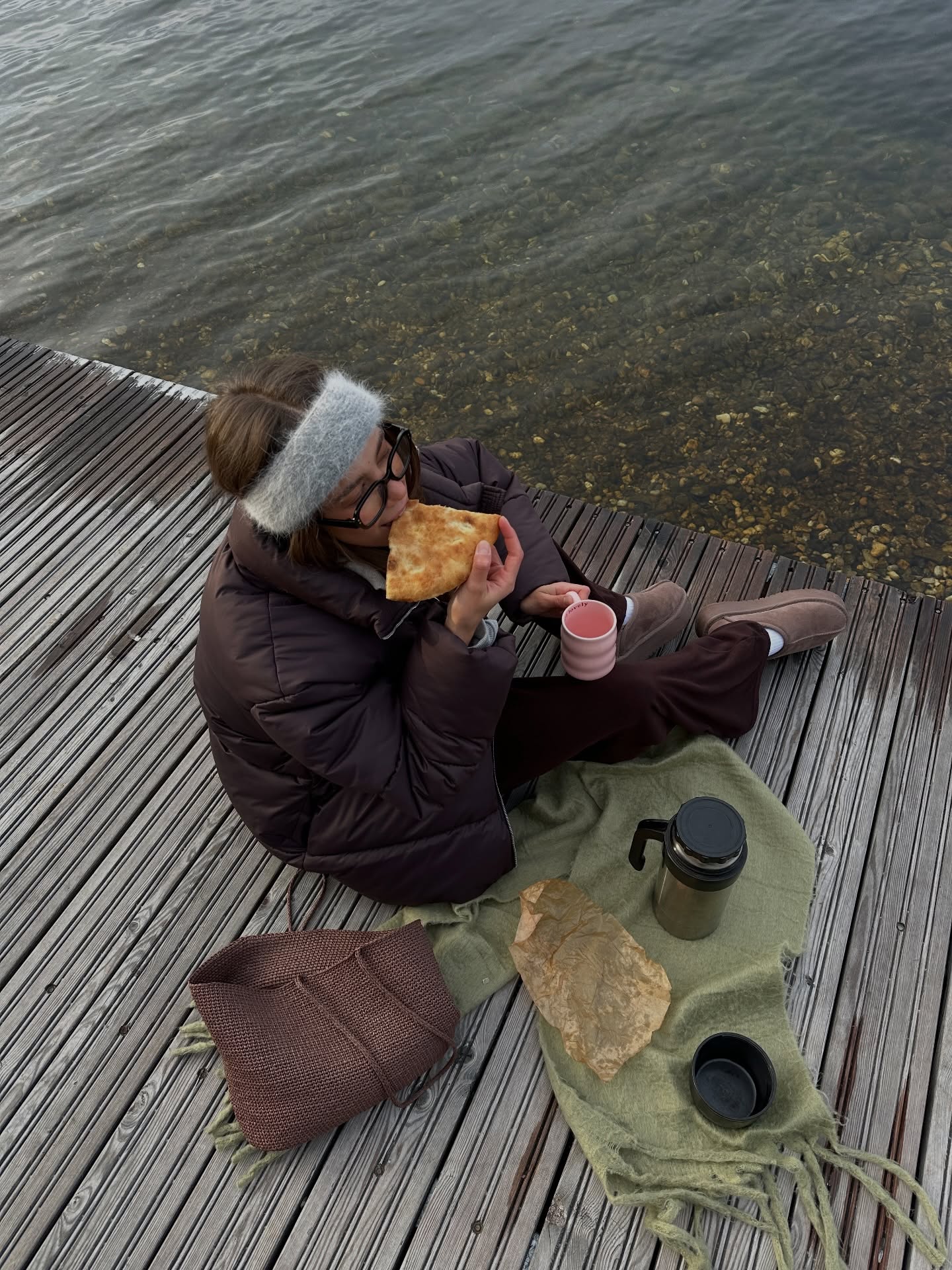 요즘 핫한 겨울 니트 헤어밴드❄️
머리까지 따뜻한, 사랑스러운 니트 헤어밴드로 포인트 주기🩶🖤 이미지7