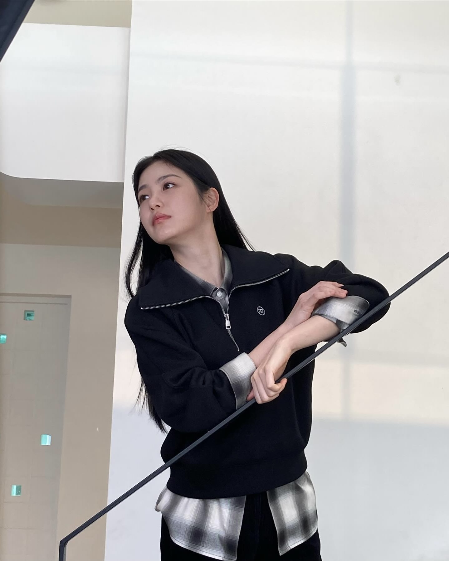 바르자마자 윤기 차오르는 물광립💦
글로시 립으로 각질 부각 없이 촉촉하게 입술 볼륨 살리자✨🍑 이미지3