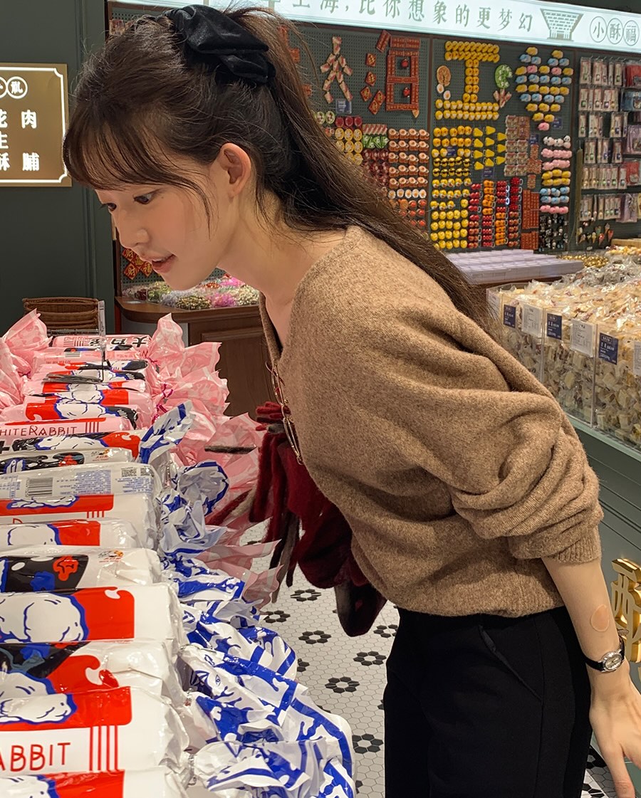 겨울 상의는 니트만한 게 없죠?🧶
슬랙스부터 데님까지🤎🖤 매일 입어도 질리지 않는 니트 이미지1