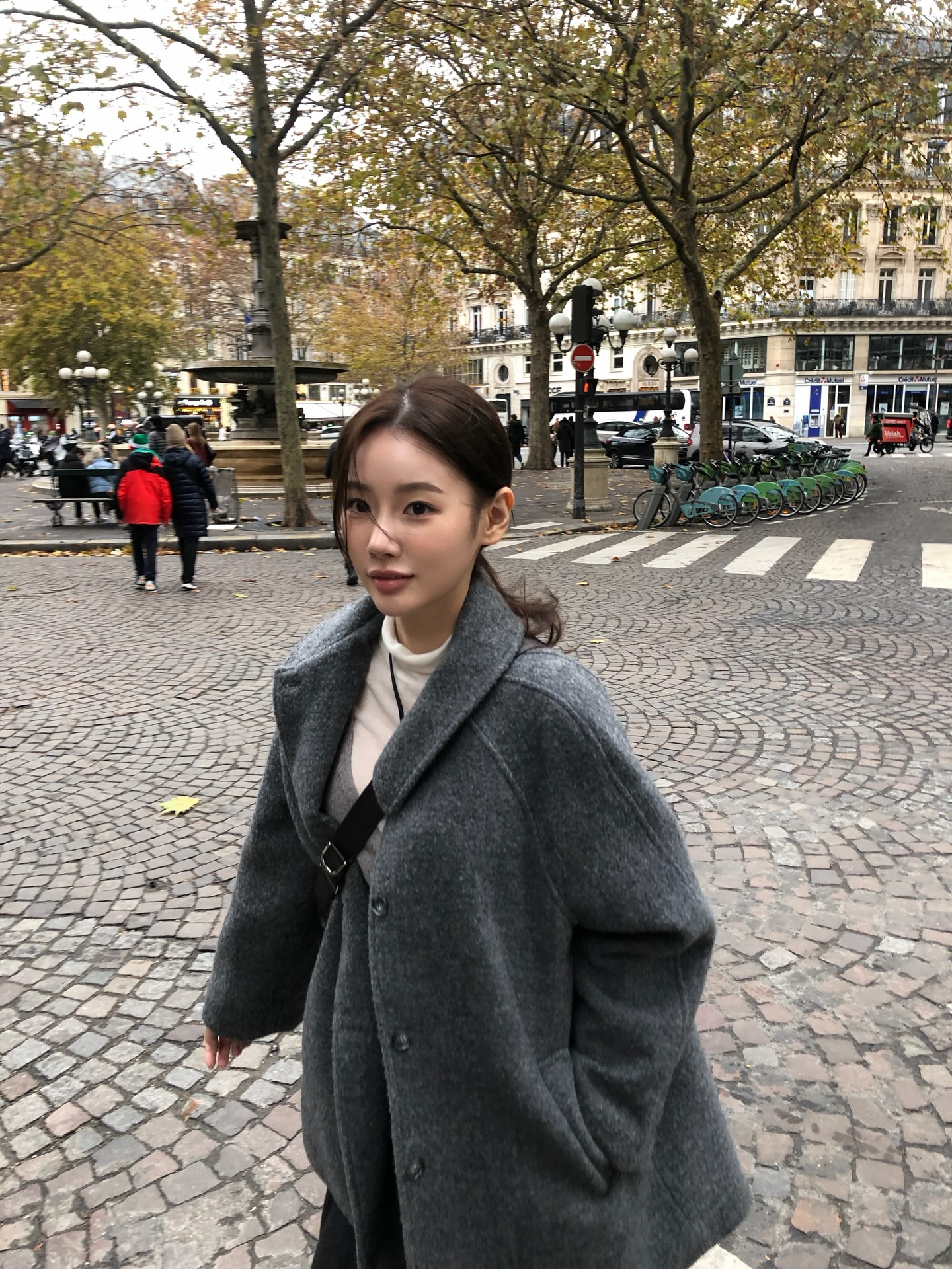 옷장 열면 제일 손이 가는 코트🩶
캐주얼부터 출근룩까지 활용도 확실한 그레이 코트🐰🪄 이미지3