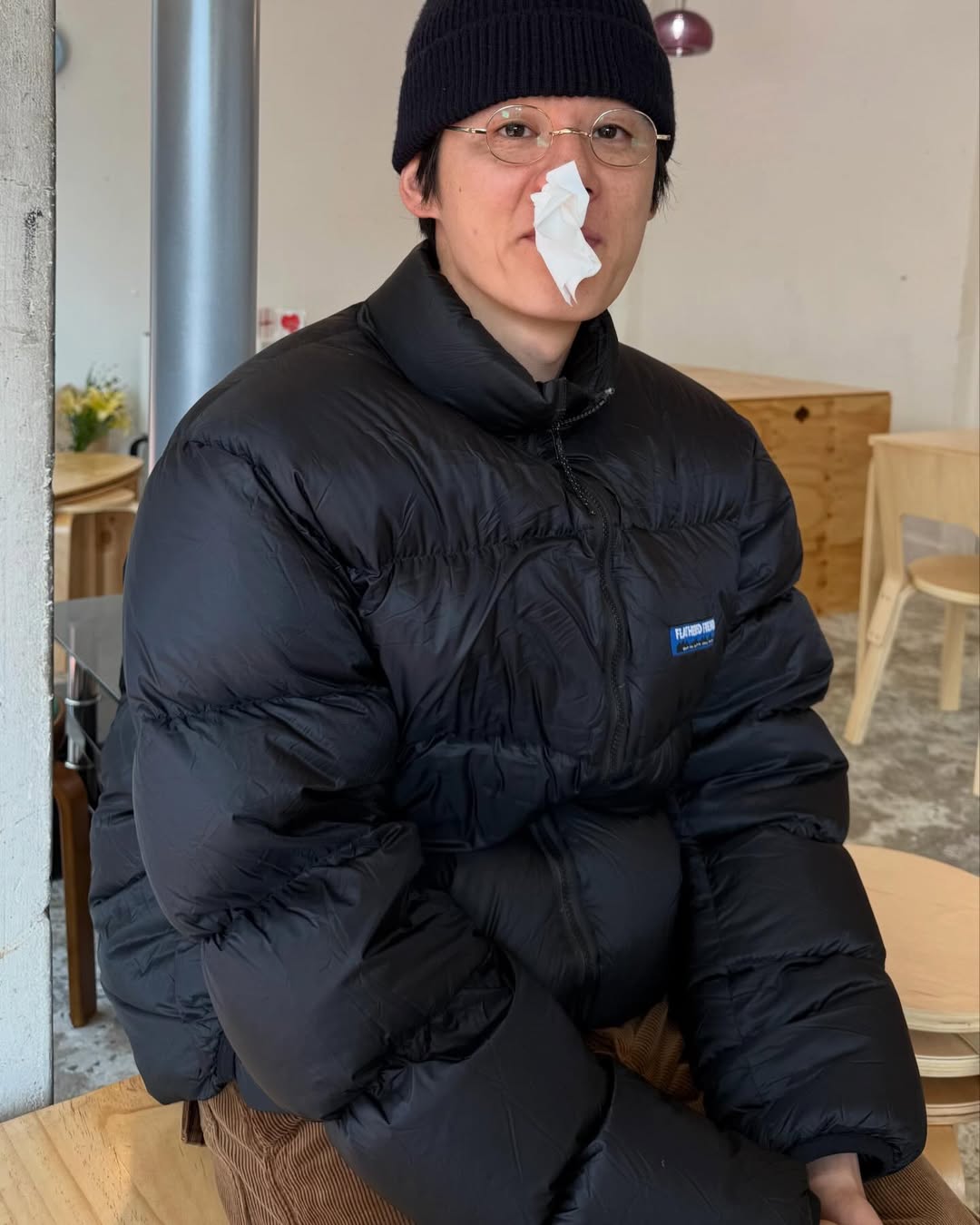 꾸안꾸엔 검정 비니인듯🐧 이미지1