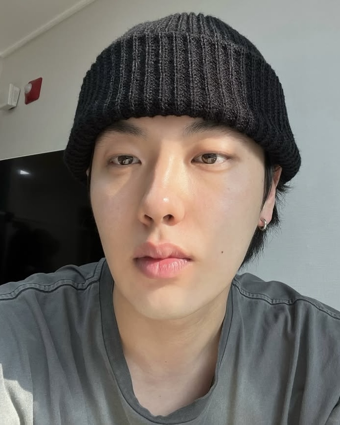 꾸안꾸엔 검정 비니인듯🐧 이미지7