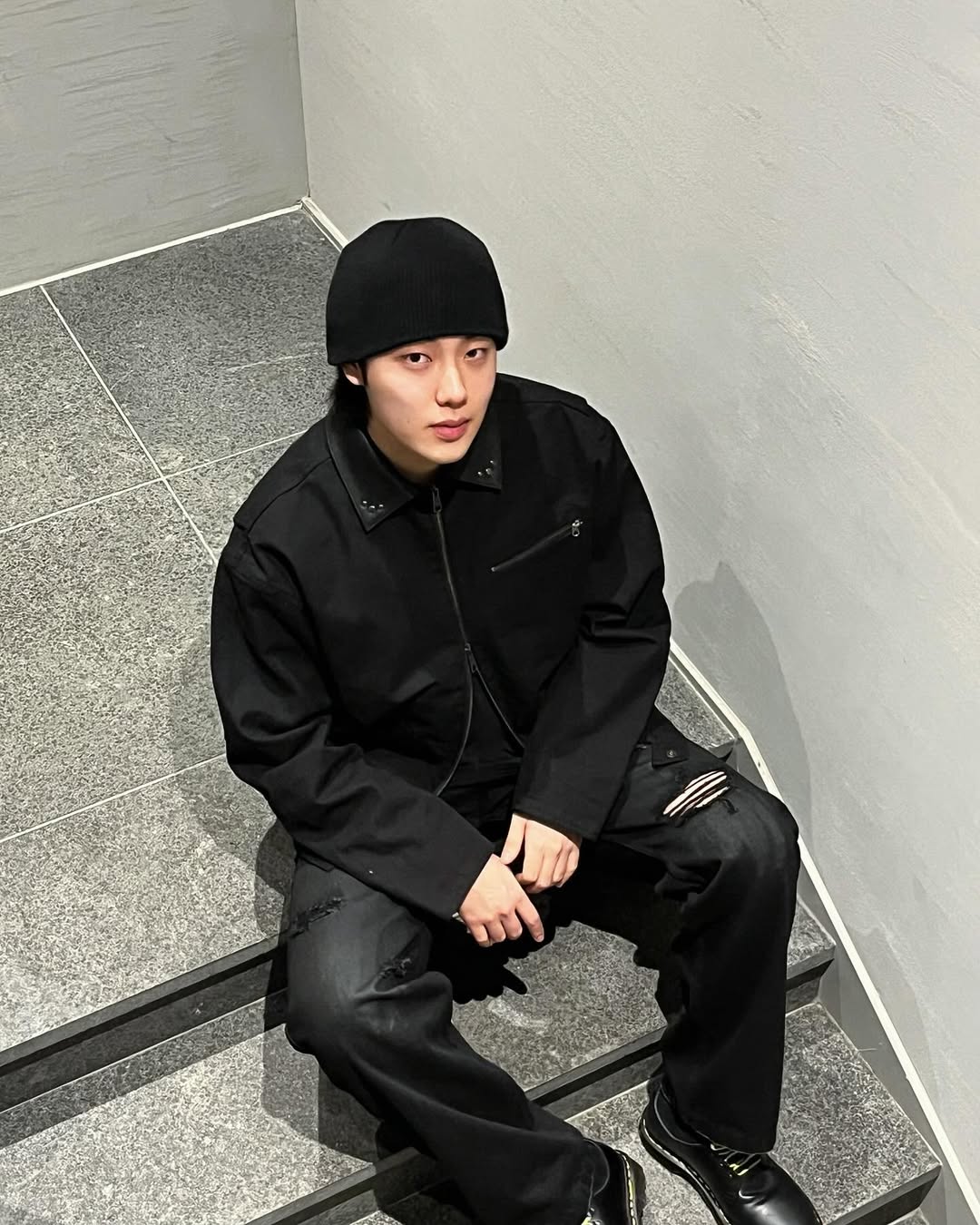 꾸안꾸엔 검정 비니인듯🐧 이미지2