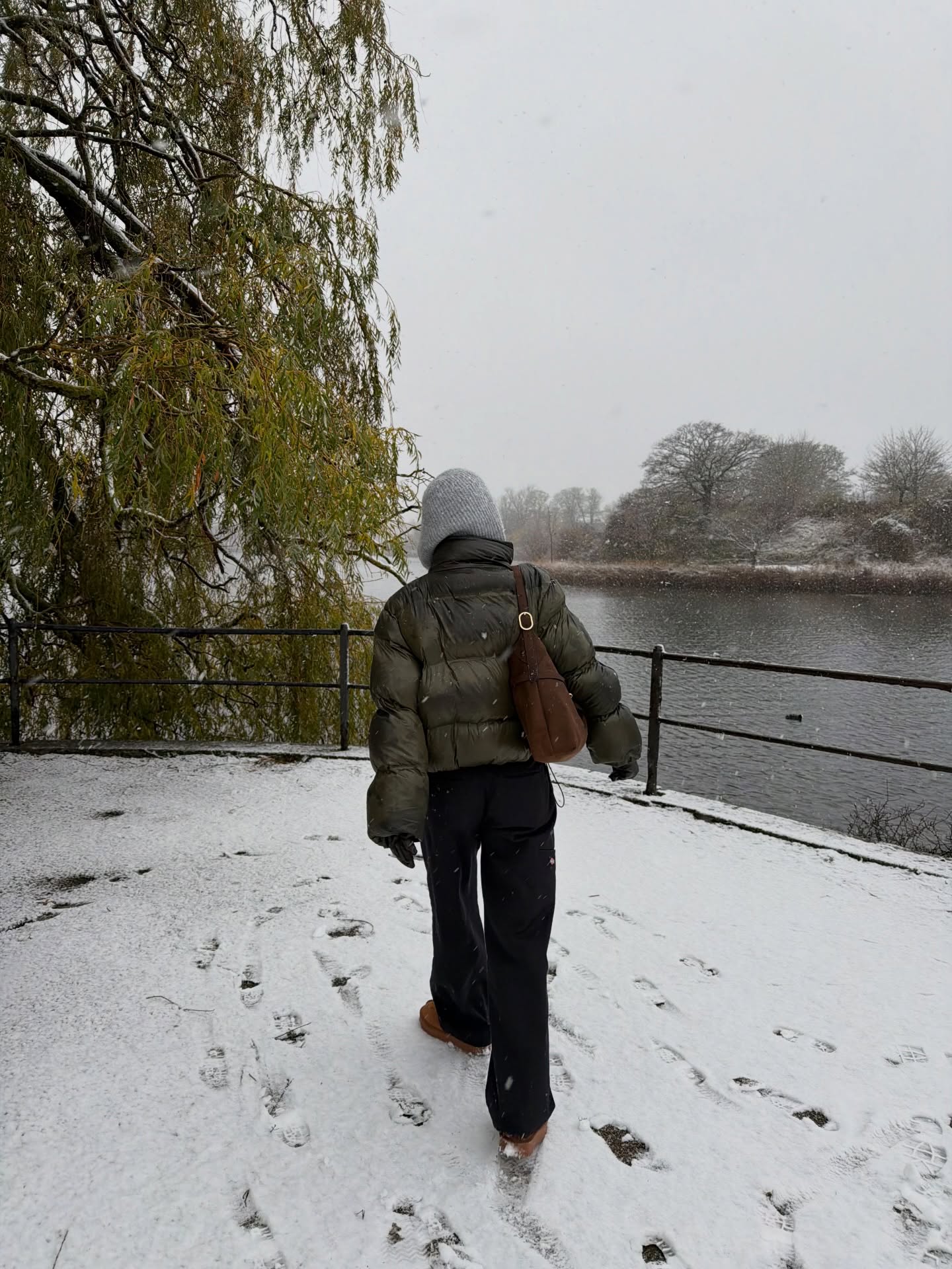 미리미리 준비해야 할 숏 패딩☑️
숏 패딩 취향이 헷갈린다면 컬러별 코디로 한 번에 비교해봐👀🔍 이미지7