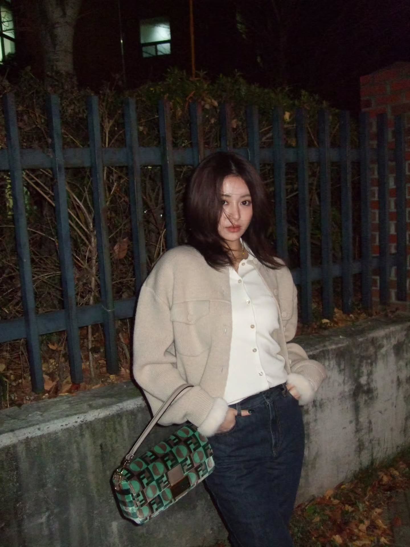 26년까지 두고두고 활용할 가디건💛
이너 안 가디건 코디는 평생 써먹을 수 있는 스타일 공식이야☑️💡 이미지7