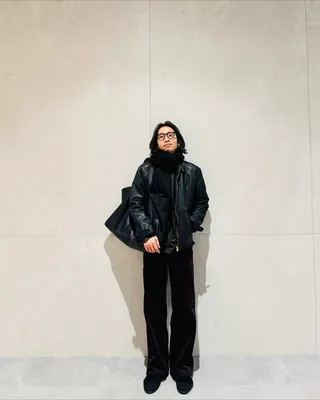무난하게 검정 목도리🧣 이미지