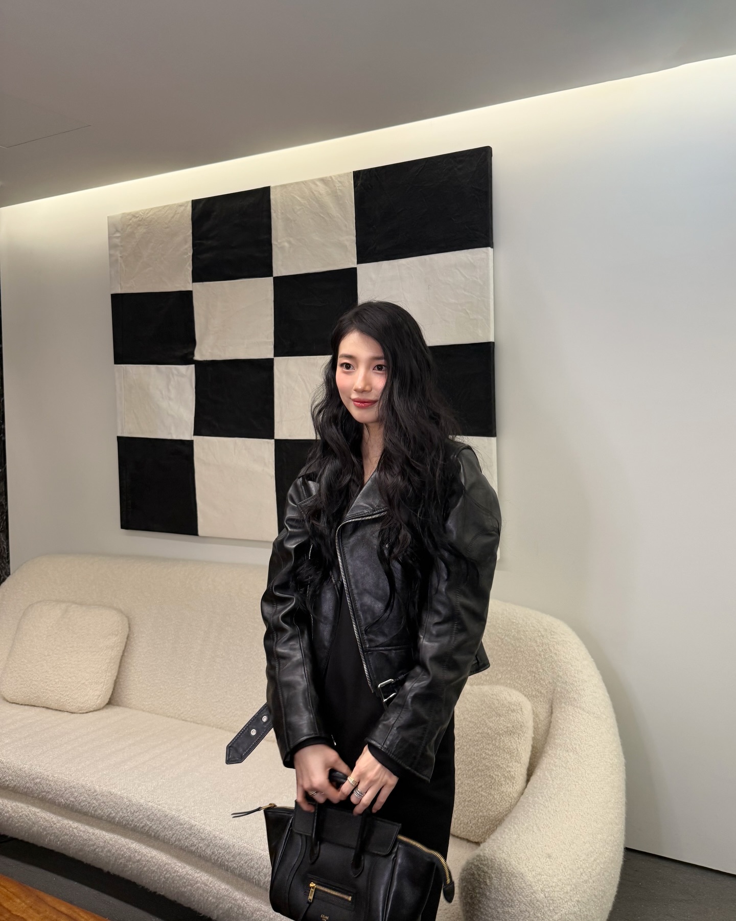 믿고 드는 셀린느 러기지백🖤
매일 들어도 질리지 않는 만능 데일리 백✨🪄 이미지2