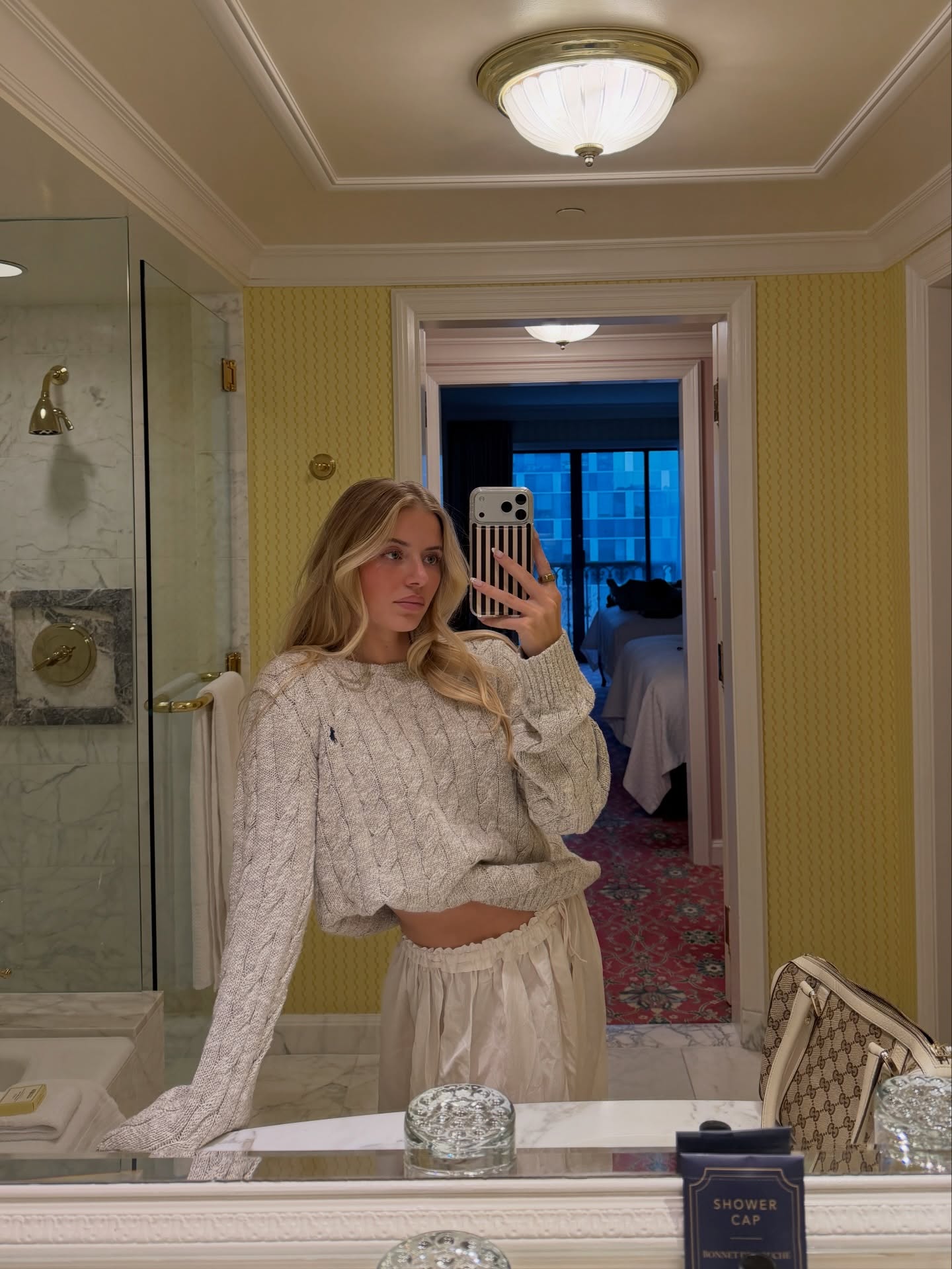 보온은 니트 하나면 충분해 🤍
이너까지 따뜻해야 겨울 코디 완성🧶🤎 이미지2