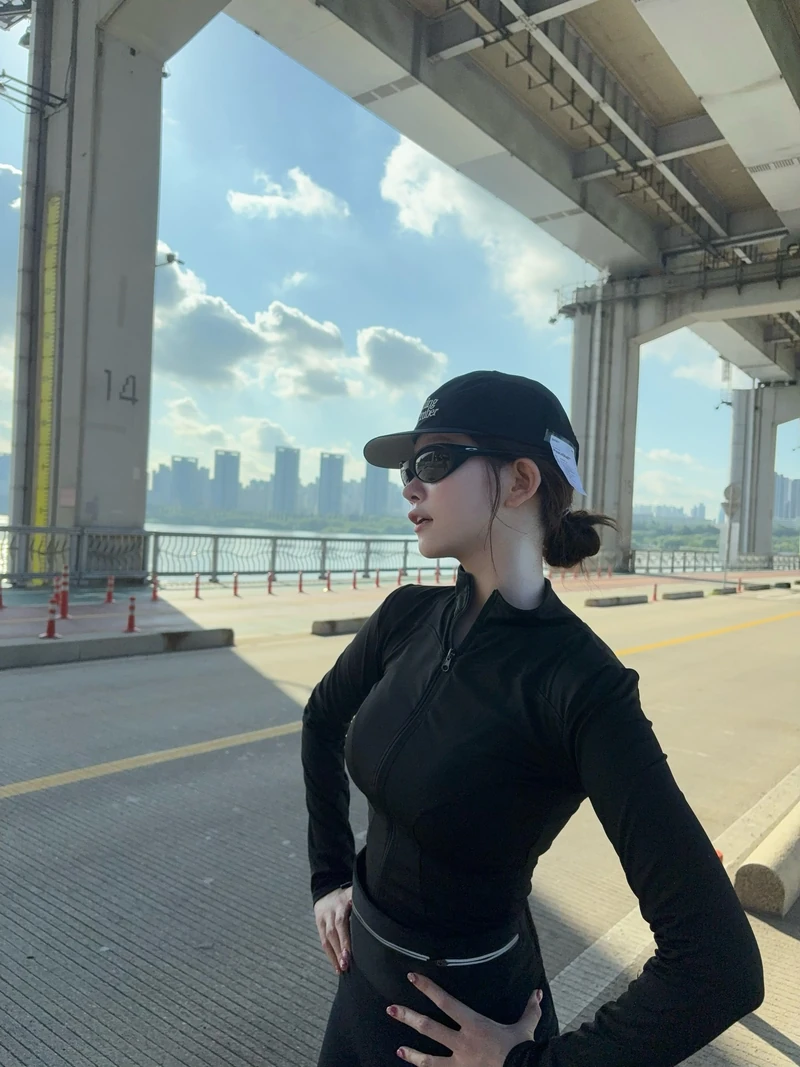 추워서 못 뛰겠다고? 옷부터 바꿔🔥
가벼운 경량 패딩부터 레깅스까지💨☑️완전 무장하고 뛰자! 이미지4