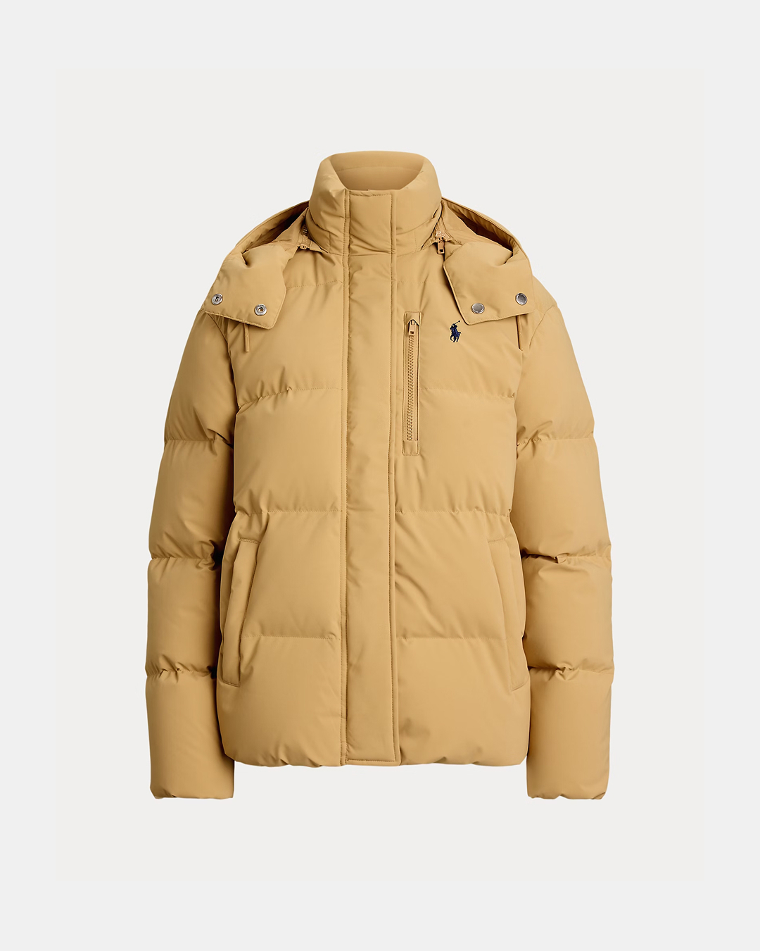 다리 길어보이는 숏패딩?!👀
짧은 기장에 보온력은 꽉 잡은 겨울 아우터🤎🪄
요즘 가장 많이 찾는 숏패딩, 지금 바로 소개해드릴게요.
1. 스킴스 × 노스페이스 인슐레이티드 셸 재킷, 70만 원대
크롭한 실루엣에 스킴스 시그니처 컬러를 더한 퍼포먼스 재킷입니다. 방수와 보온 기능을 모두 갖춘 디자인으로, 아이린은 슬림한 레깅스와 매치해 겨울 애슬레저 룩을 완성했습니다.
2. 폴로 랄프 로렌 퀼트 후드 다운 재킷, 70만 원대
퀼트 패딩 디자인에 탈부착 가능한 드로스트링 후드와 2웨이 지퍼가 더해진 다운 재킷입니다. 니트 스커트와 머플러를 매치해 포근한 겨울 데일리 룩을 완성했습니다. 이미지9