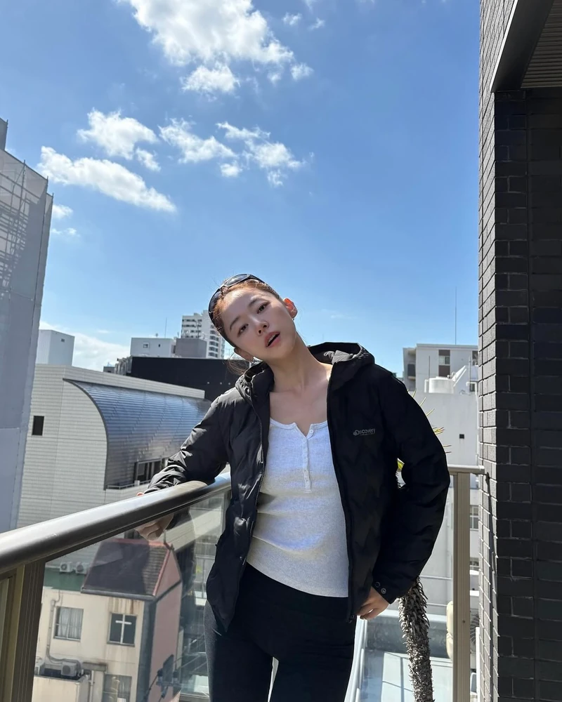 추워서 못 뛰겠다고? 옷부터 바꿔🔥
가벼운 경량 패딩부터 레깅스까지💨☑️완전 무장하고 뛰자! 이미지6