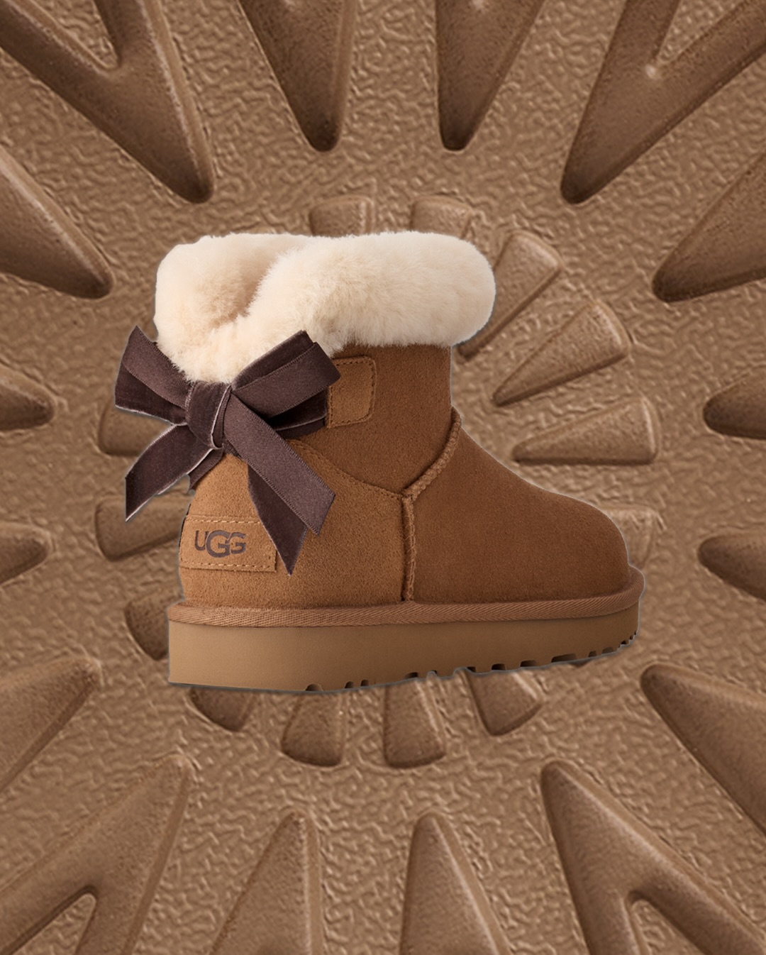 어그에 리본까지?!👀
홀리데이에는 리본이 빠질 수 없지🎀🤍
어그가 리본 어그를 출시하며 코케트 무드를 선보였습니다. 홀리데이 시즌과 특히 잘 어울리는 이 아이템은 포근한 퍼 텍스처에 리본 장식을 더해, 실용성과 무드를 동시에 만족시키는데요.
코케트 무드 특유의 사랑스러운 인상을 완성해 주며, 과하지 않은 포인트를 더해줍니다.올겨울 스타일에 작은 변화를 주고 싶다면, 리본 어그로 홀리데이 무드를 더해보세요. 이미지1