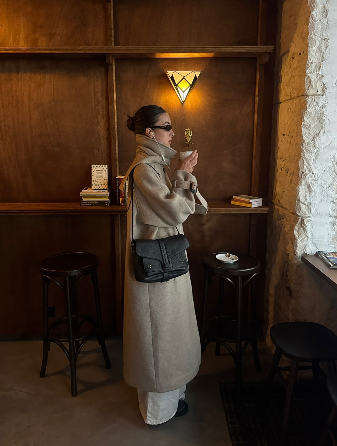 곧 죽어도 코트라면 하이넥 코트로🧥
요즘 옷잘알들은 목도리 대신 하이넥 코트에 얼굴을 파묻어😎🎶 이미지4