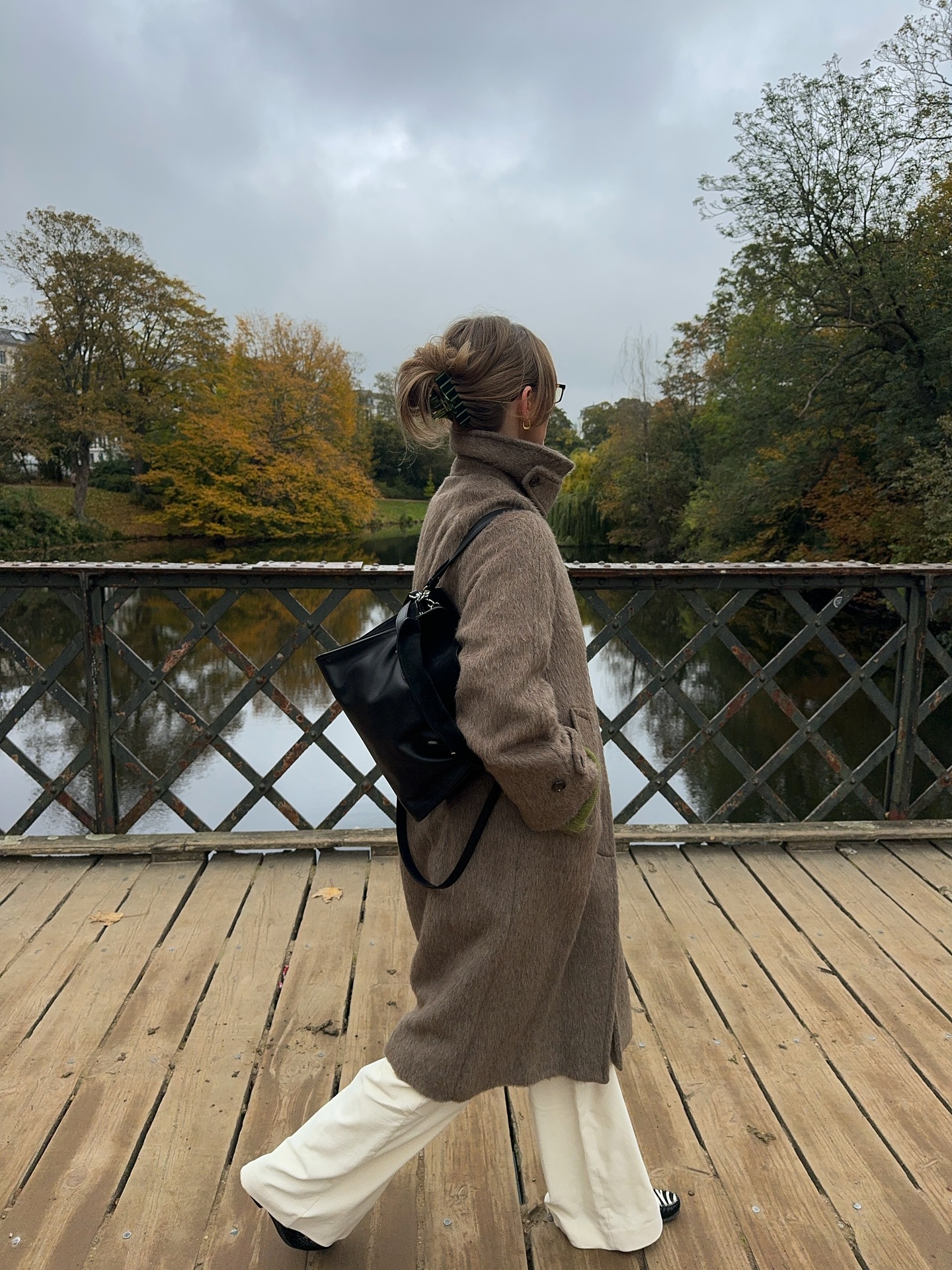 곧 죽어도 코트라면 하이넥 코트로🧥
요즘 옷잘알들은 목도리 대신 하이넥 코트에 얼굴을 파묻어😎🎶 이미지2