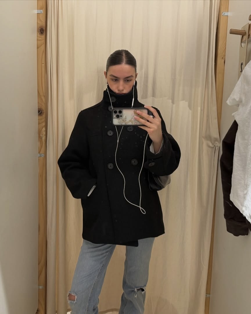 곧 죽어도 코트라면 하이넥 코트로🧥
요즘 옷잘알들은 목도리 대신 하이넥 코트에 얼굴을 파묻어😎🎶 이미지1