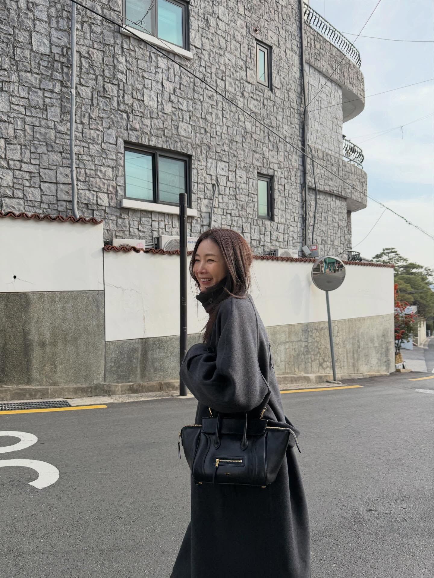 믿고 드는 셀린느 러기지백🖤
매일 들어도 질리지 않는 만능 데일리 백✨🪄 이미지5