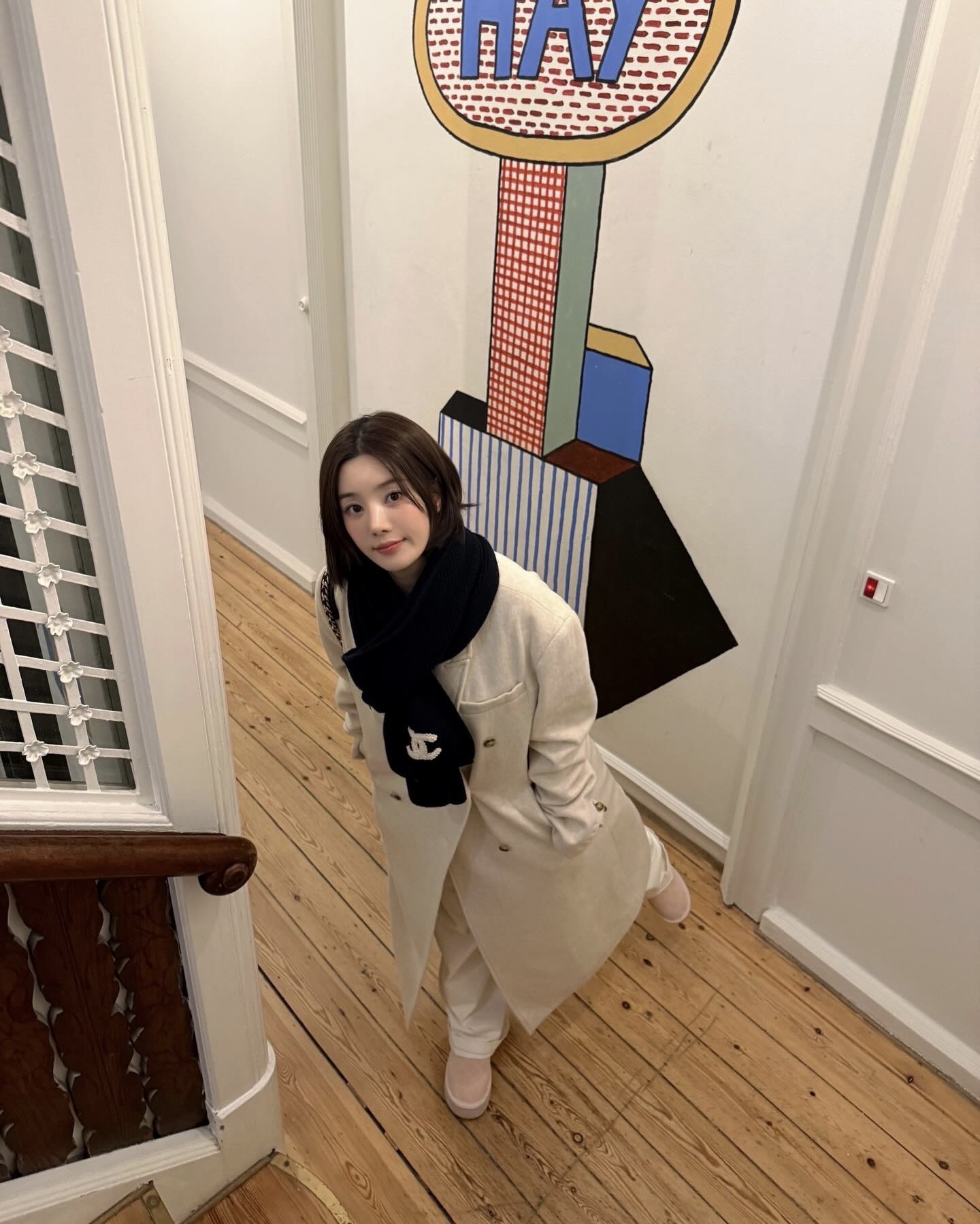 겨울바람은 목도리로 막자🧣
두르기만 해도 얼굴 작아 보이는 거 알아?👀✨ 이미지7