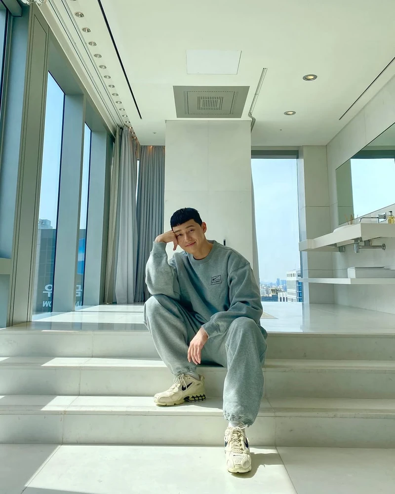 회색 조거팬츠의 편안함📠 이미지9