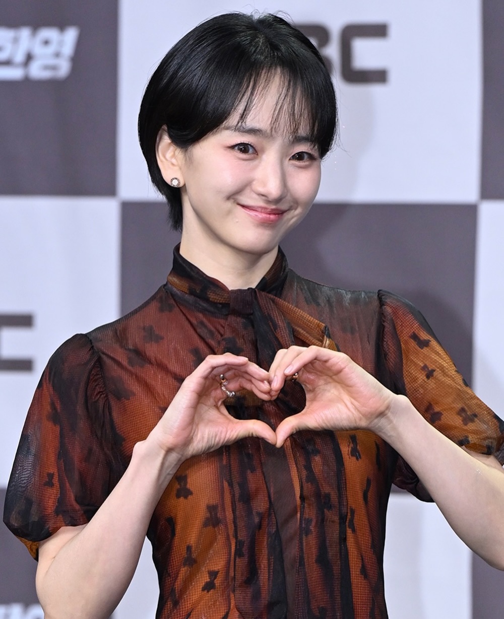 러블리 똑단발❤️원조 원진아
‘판사 이한영’으로 컴백 기대되요👩🏻⚖️💇🏻♀️요즘 단발 많이 보이는듯 이미지2