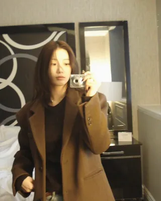 롱 슬리브는 모든 코디에 척! 👍🏻
코트부터 셔츠까지 이너로 받쳐 입어 스타일 완성도 높이자💡🔍 이미지