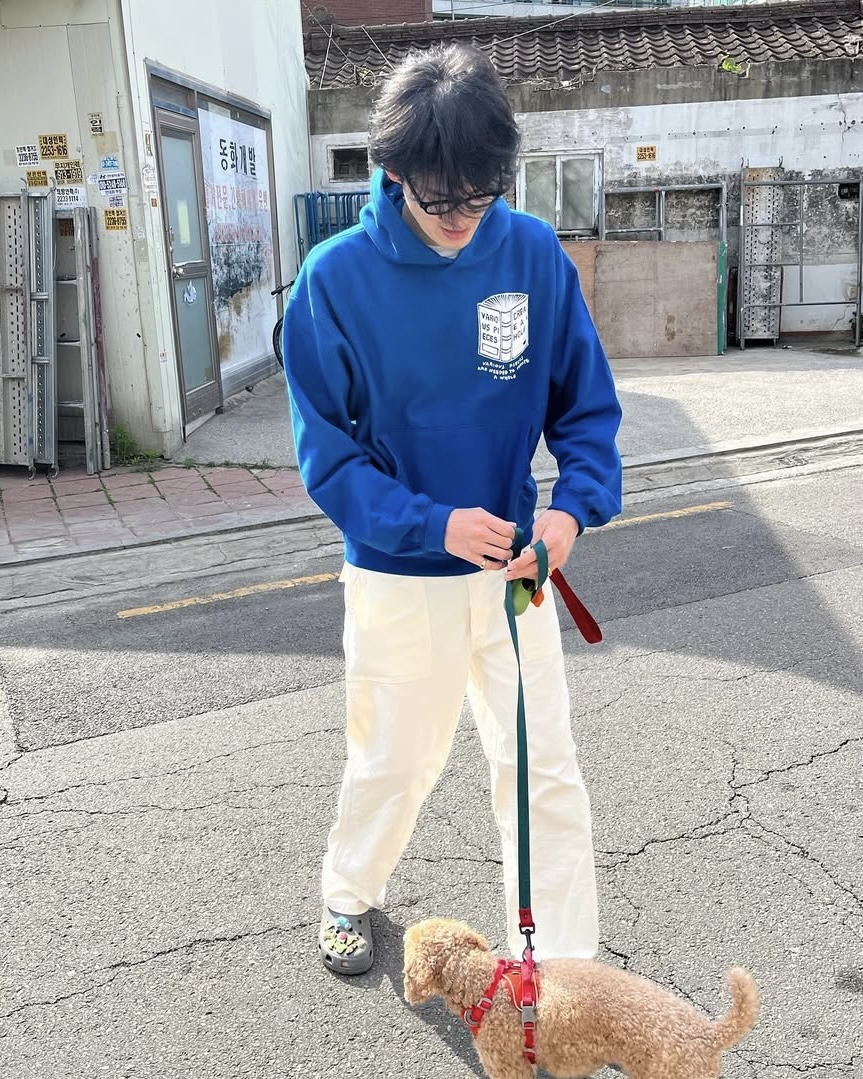 맑은 하늘엔 블루 스웻으로✈️ 이미지6