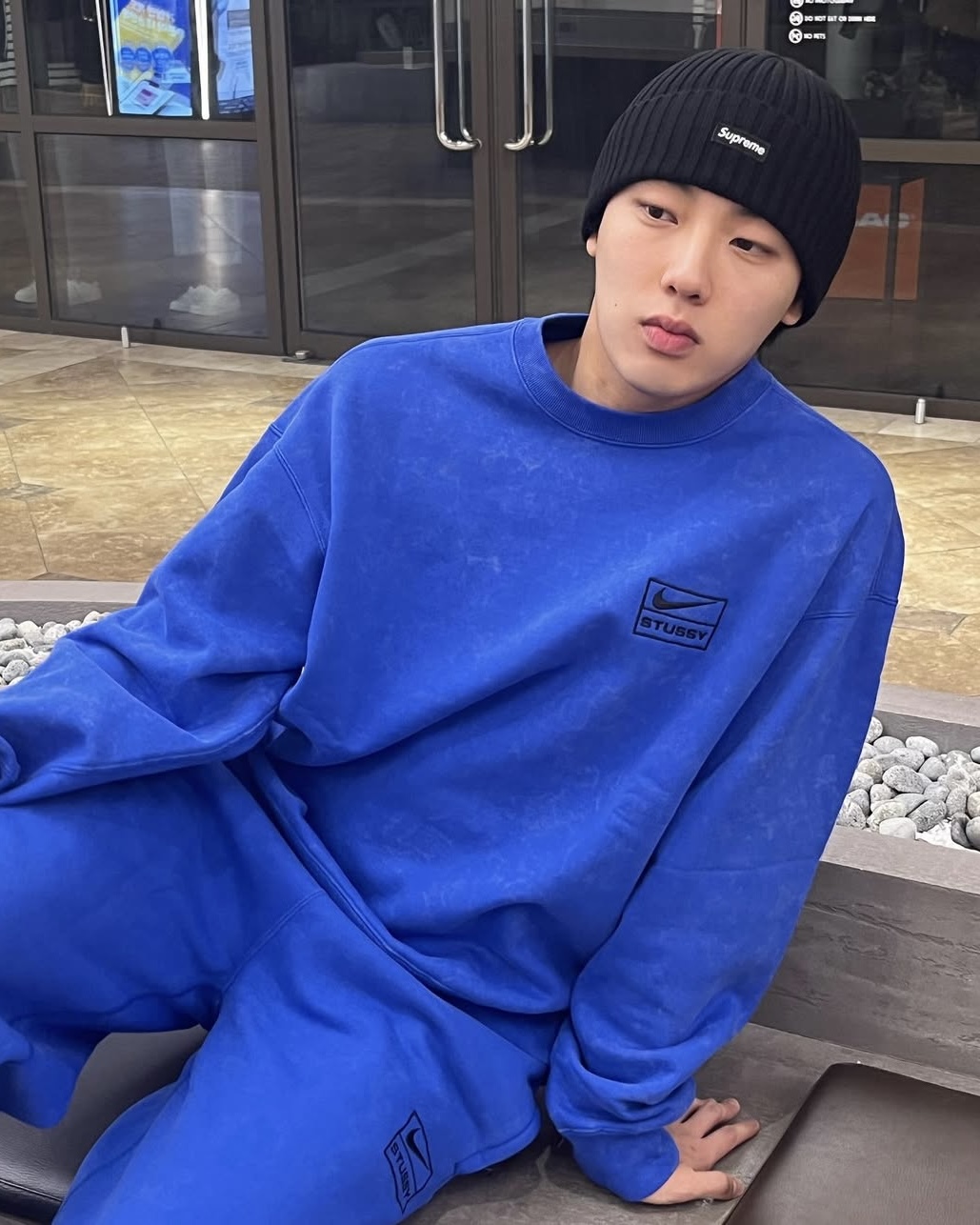 맑은 하늘엔 블루 스웻으로✈️ 이미지2